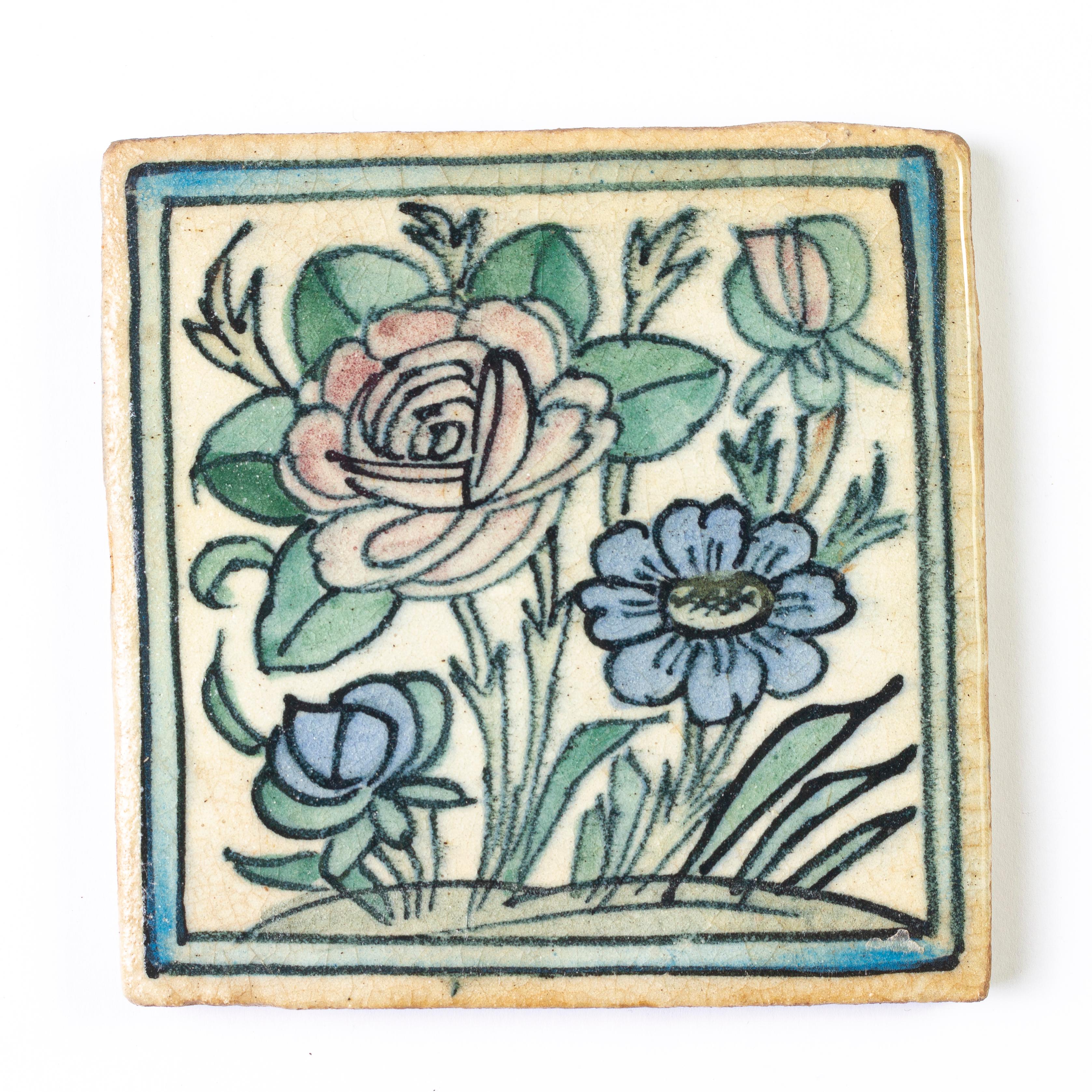Azulejos antiguos con flores pintados a mano Otro en venta