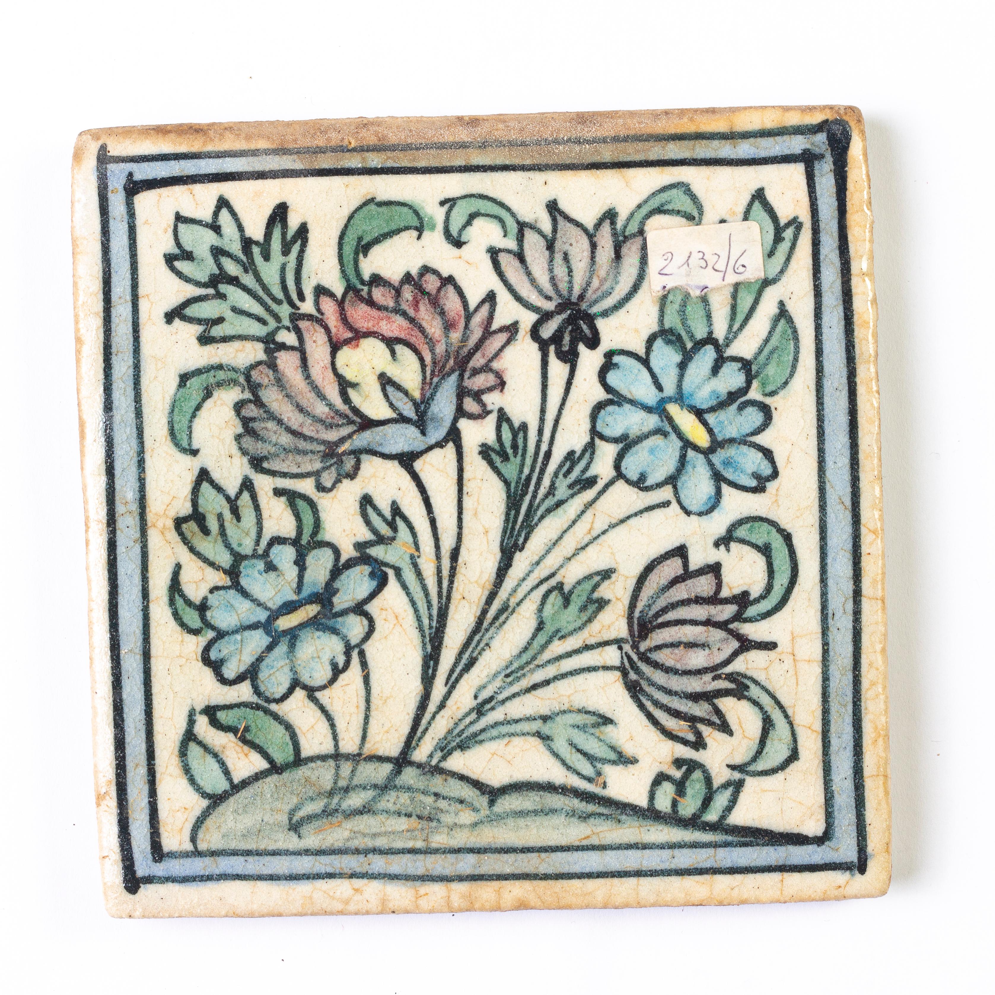 Azulejos antiguos con flores pintados a mano Azerbaiyano en venta