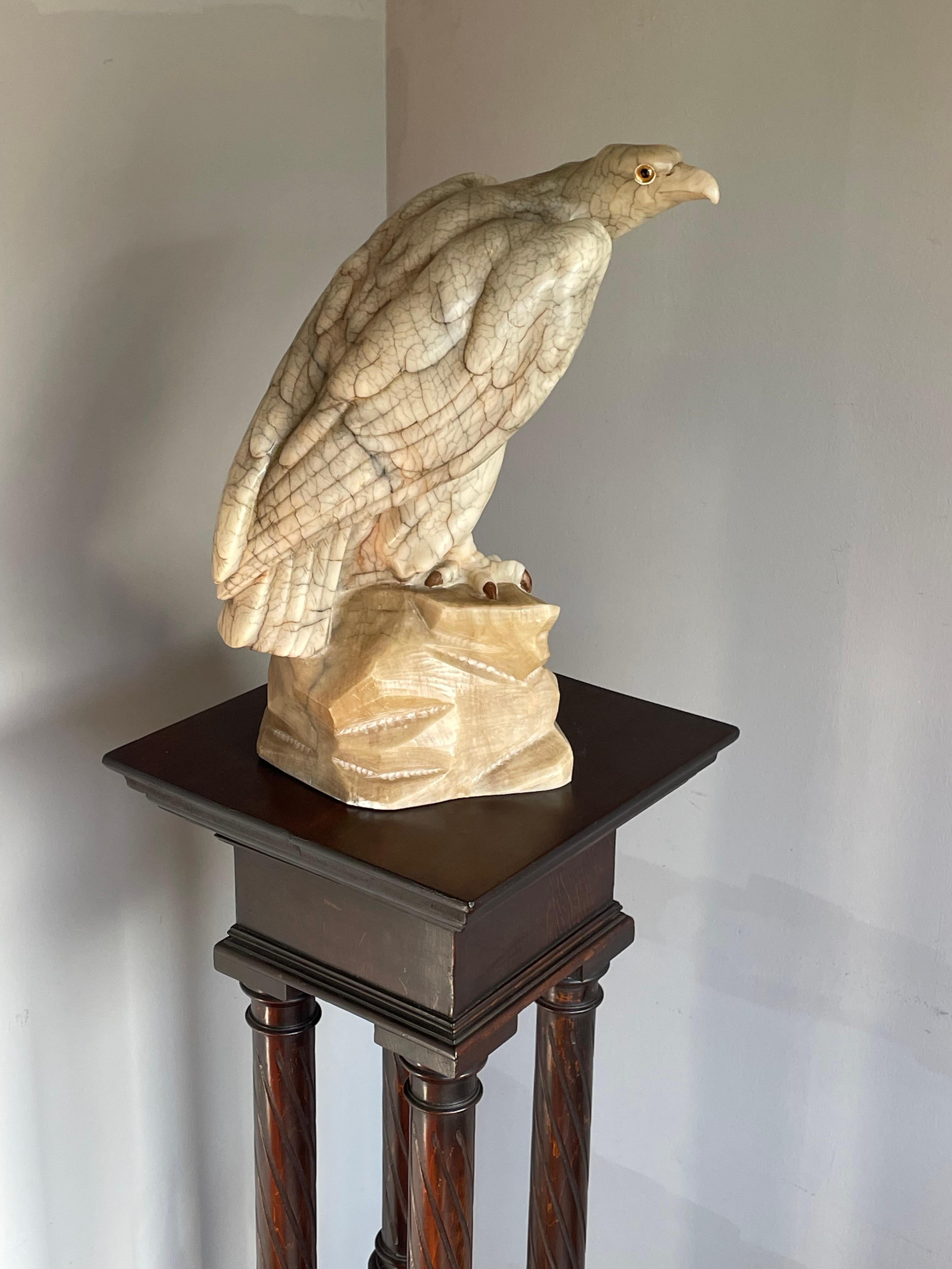Antique & Timeless Hand Carved Wooden Column Pedestal Display Stand Great Patina In Good Condition In Lisse, NL