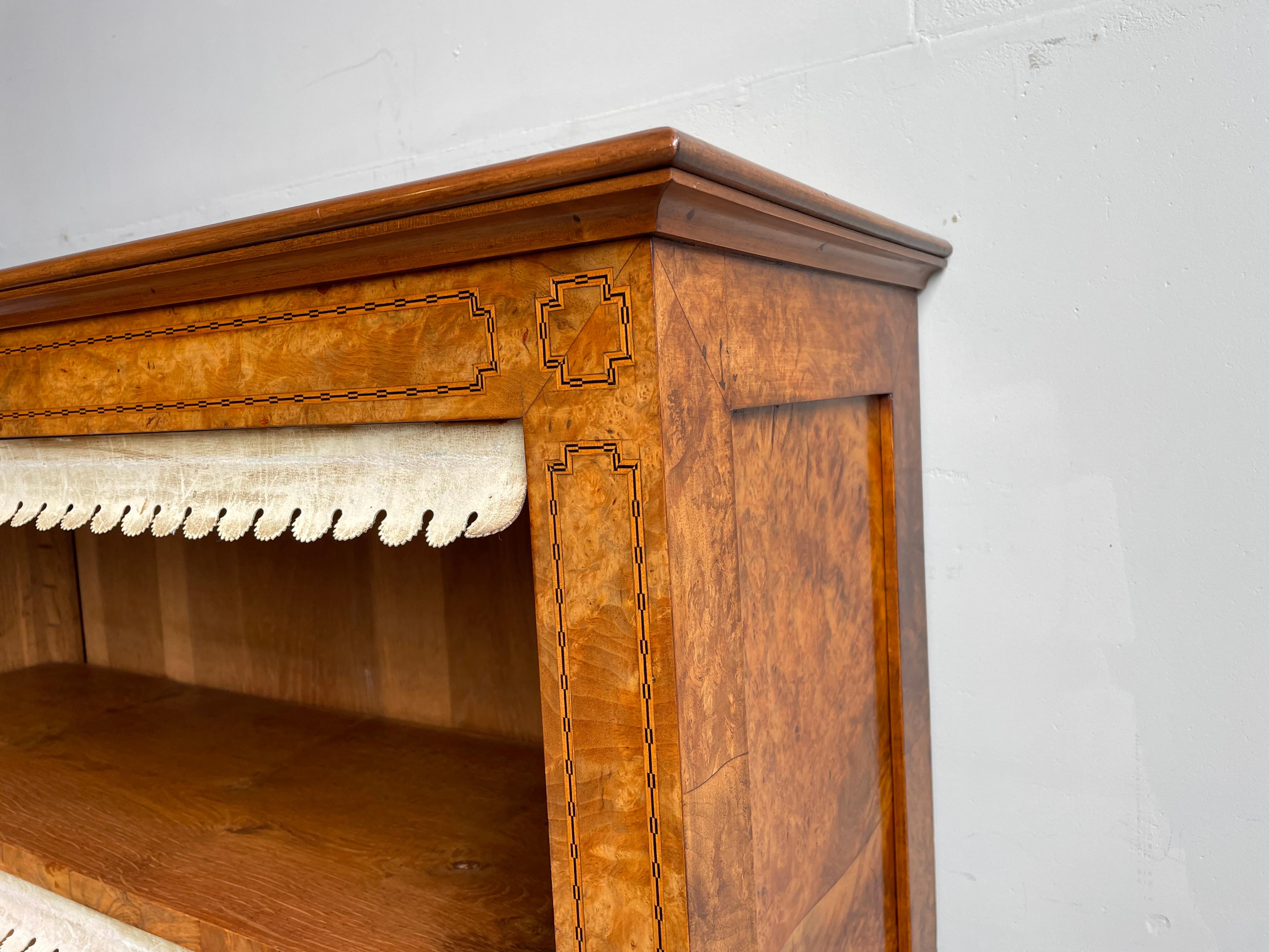 Antique & Timeless Open Bookcase of Oak & Burl Nutwood w. Inlaid Patterns 1890s For Sale 5