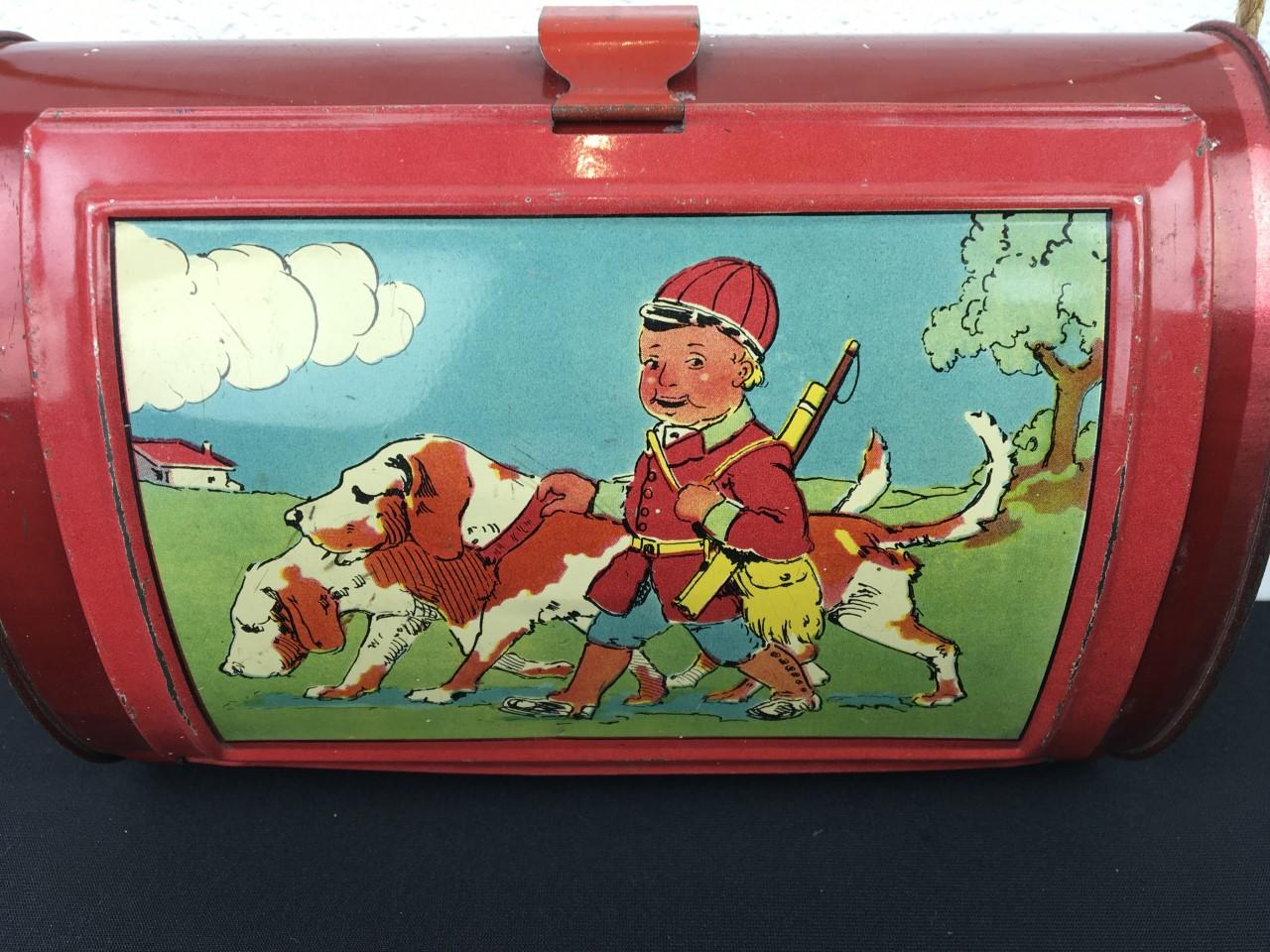 Antike antike Zinn- Botanik-Barrel mit Jagdjunge und Hunden (Art déco) im Angebot