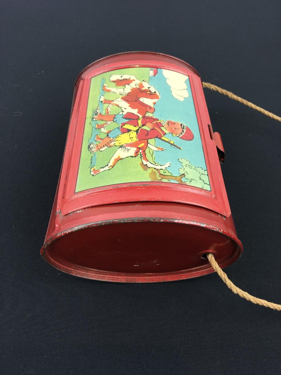 Antique Tin Botanize-Barrel with Hunting Boy and Dogs For Sale 2