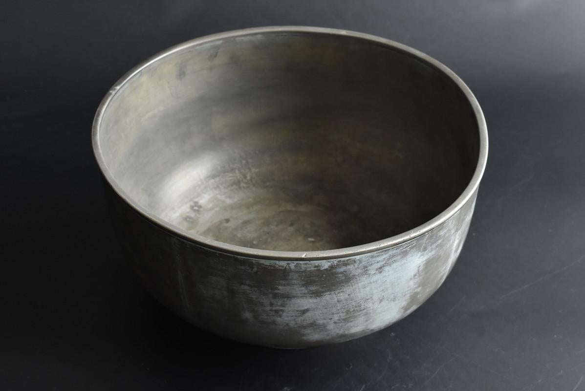 Antique Tin Bowl Made in Japan / Vase / Flower Case / Meiji Era / Wabi-Sabi In Good Condition In Sammu-shi, Chiba