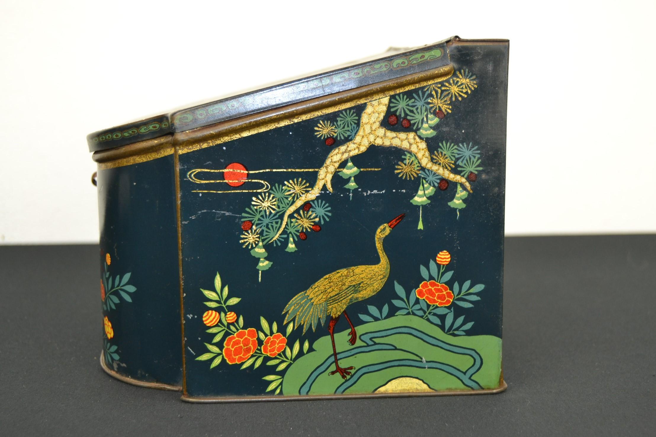 Antique Tin with Asian Birds, 1920s, The Netherlands 6