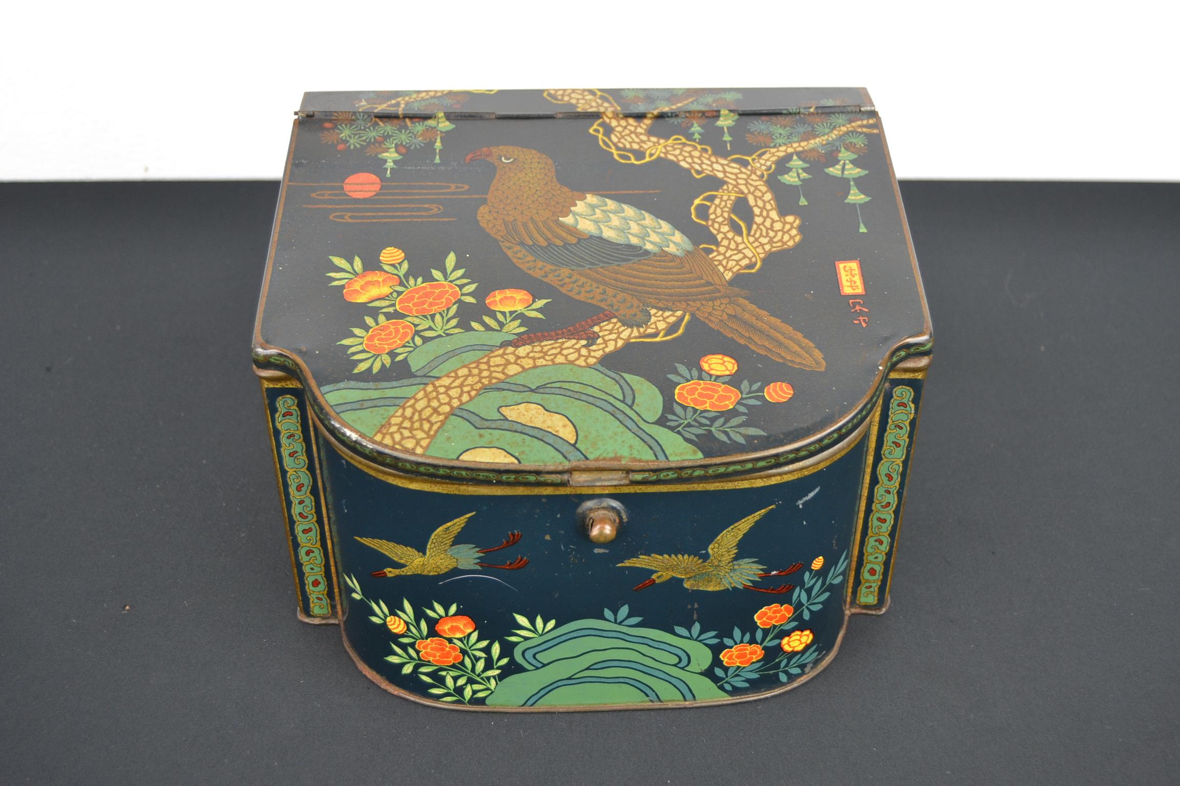 Antique Tin with Asian Birds, 1920s, The Netherlands 7