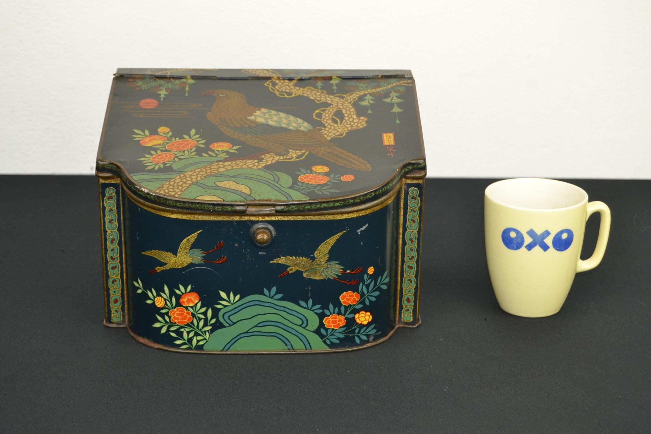 Antique Tin with Asian Birds, 1920s, The Netherlands 10