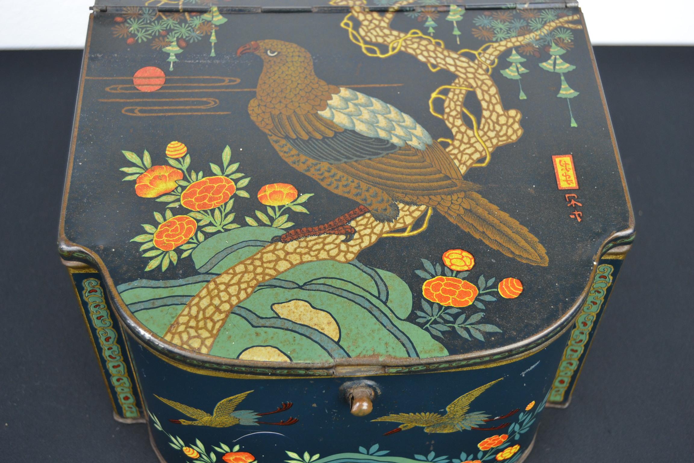 Antique Tin with Asian Birds, 1920s, The Netherlands 1