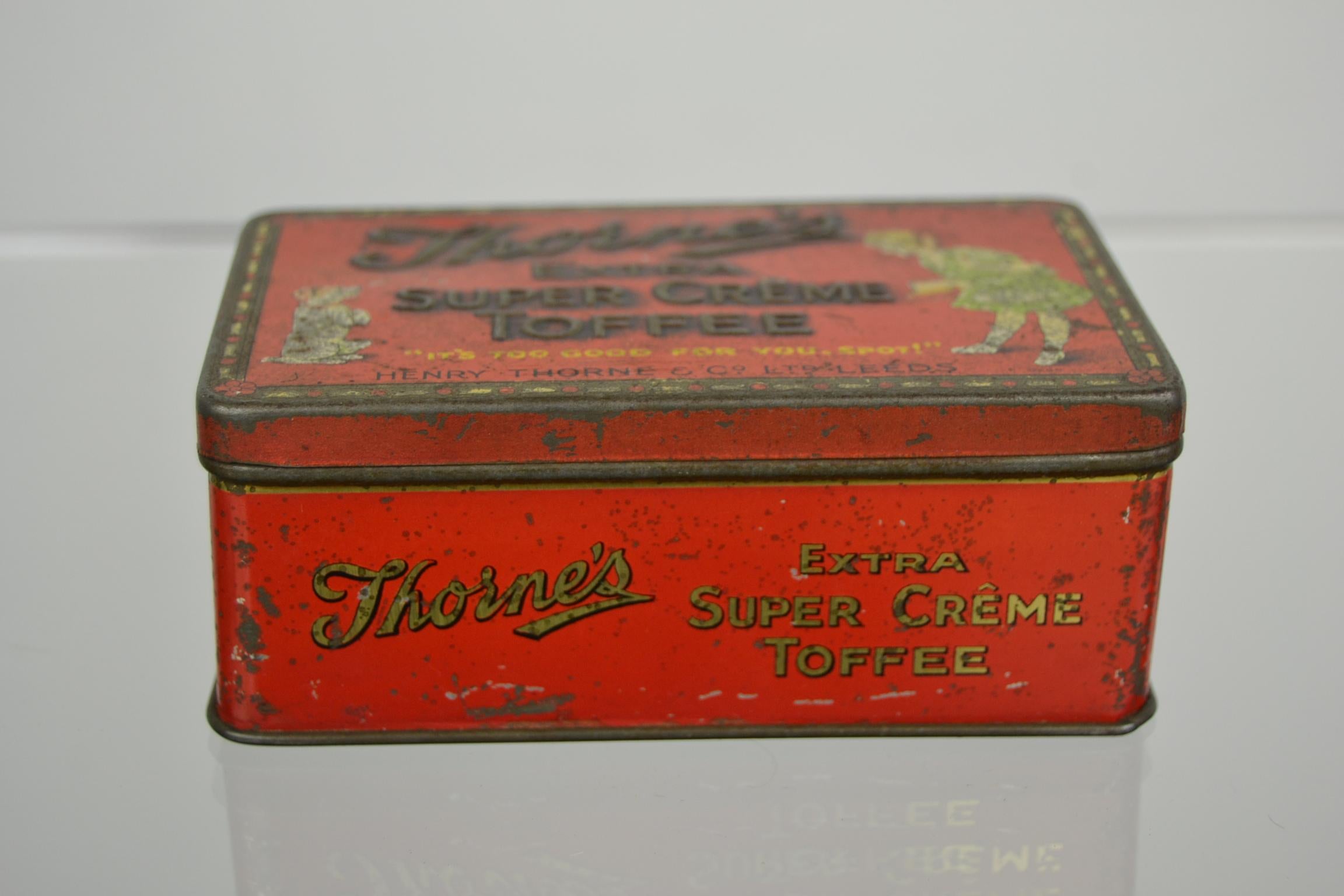 Antique Toffee Tin Henry Thorne and Co, England In Good Condition For Sale In Antwerp, BE