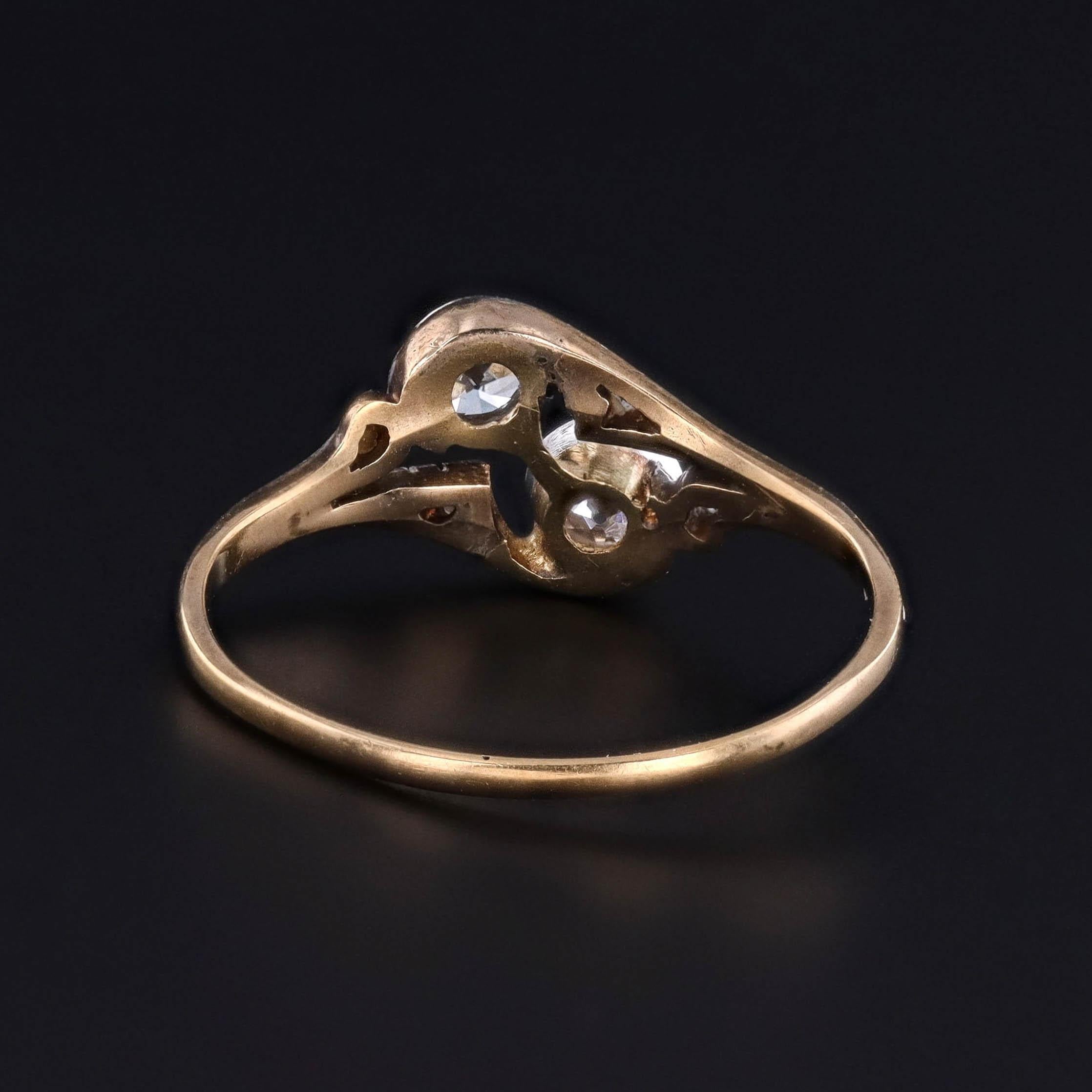 Taille vieille Europe Bague ancienne Toi et Moi en or 14 carats et diamants en vente