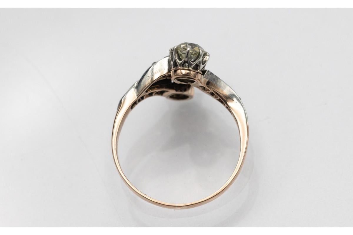 Antique toi et moi ring with diamonds and cabochon-cut sapphire, early 20th cent For Sale 1