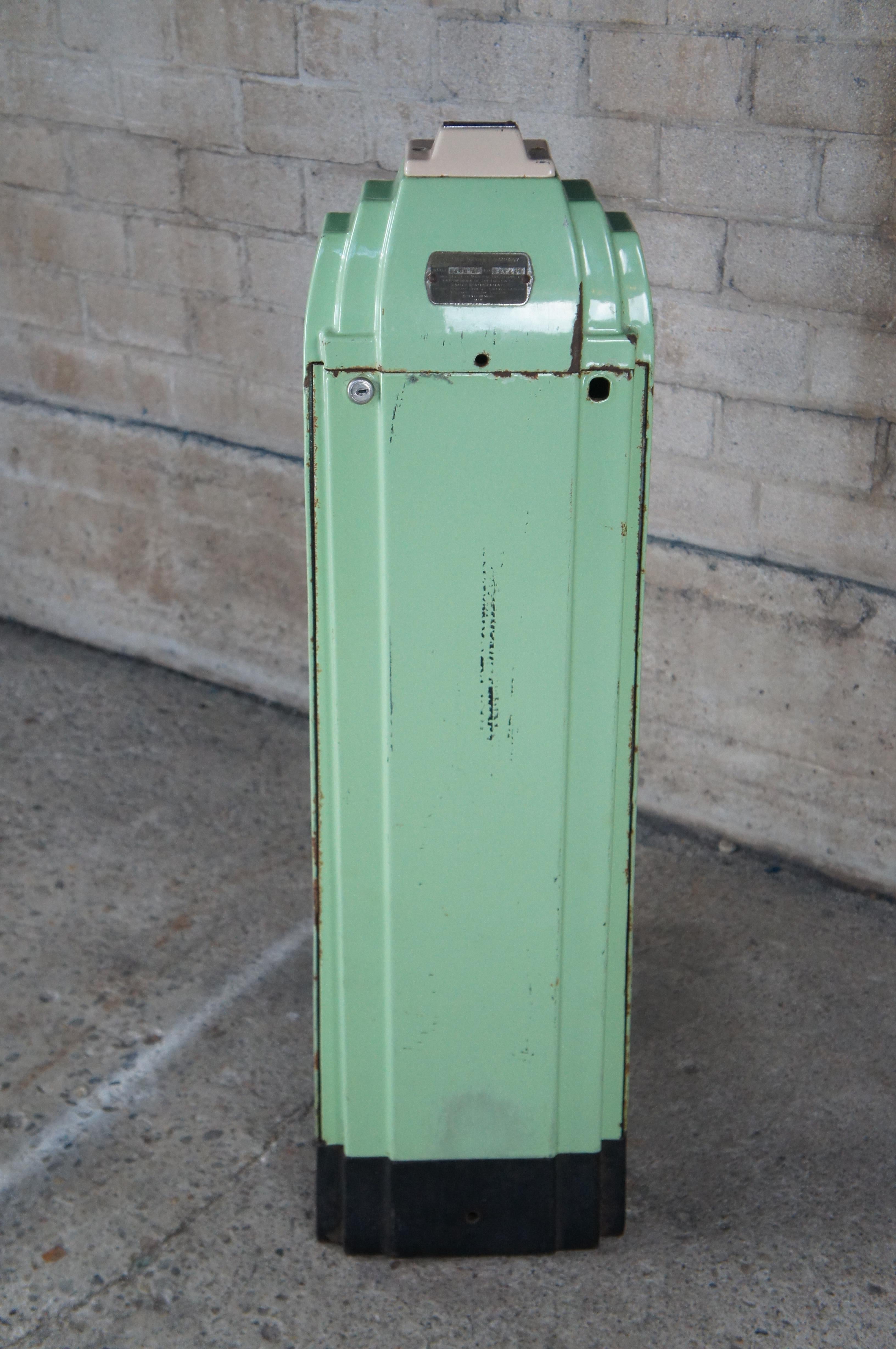 Antique Toledo 8400A Américain Art Déco Penny Coin Scale en porcelaine émaillée verte en vente 4