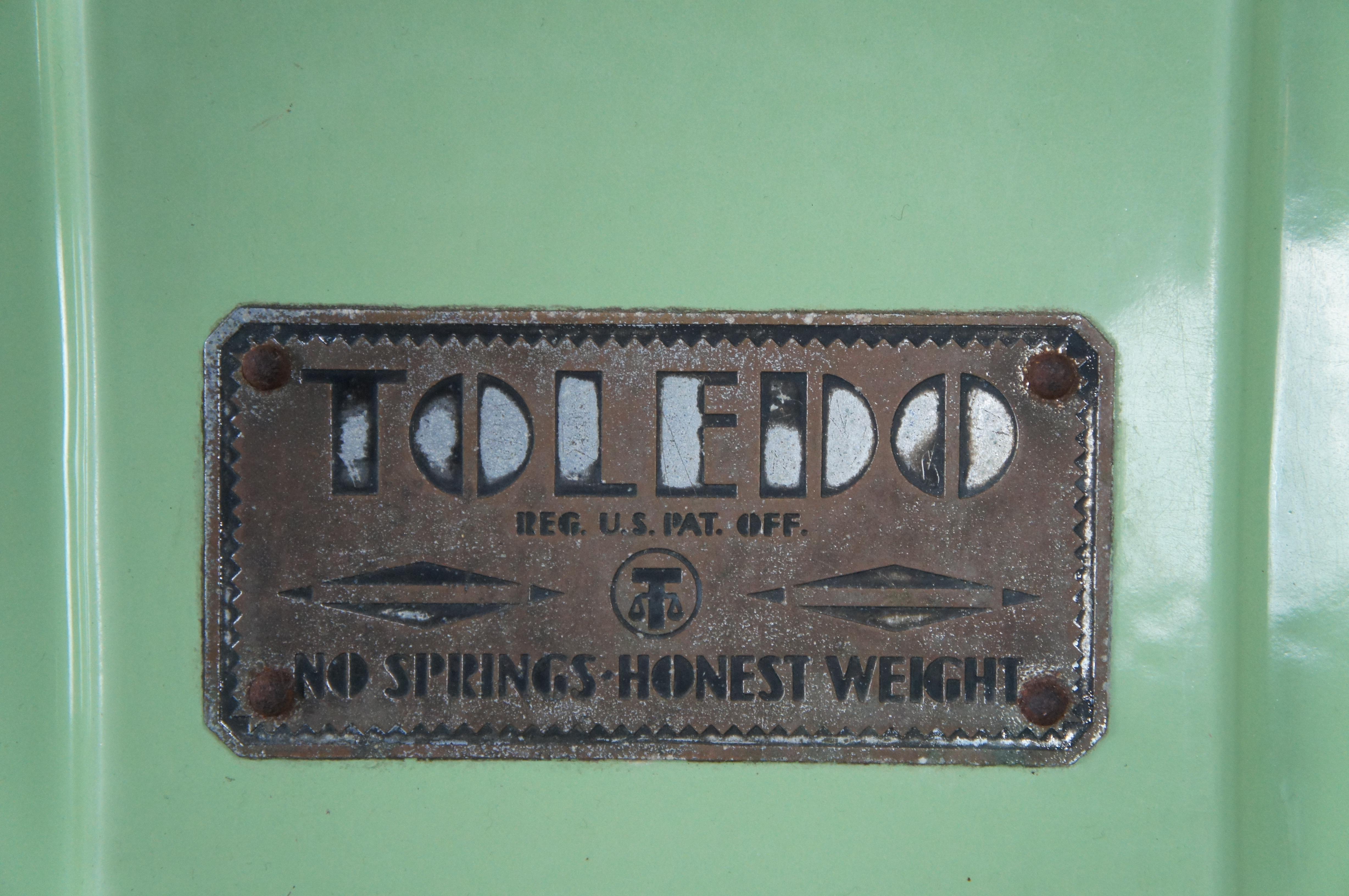 Antique Toledo 8400A Américain Art Déco Penny Coin Scale en porcelaine émaillée verte État moyen - En vente à Dayton, OH