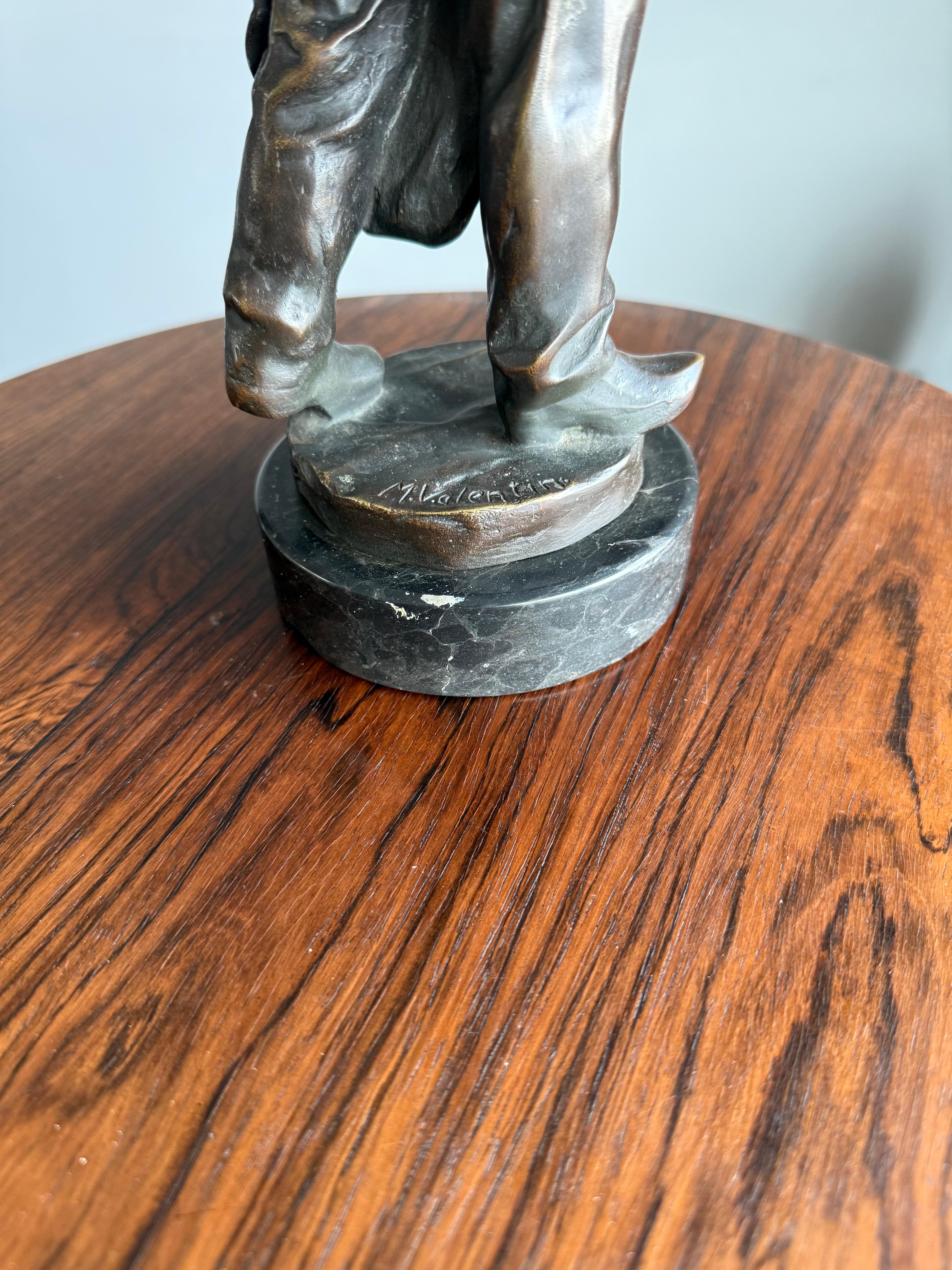 Escultura antigua de bronce de primera calidad de un trabajador de la tierra / sembrador masculino de Max Valentin en venta 11