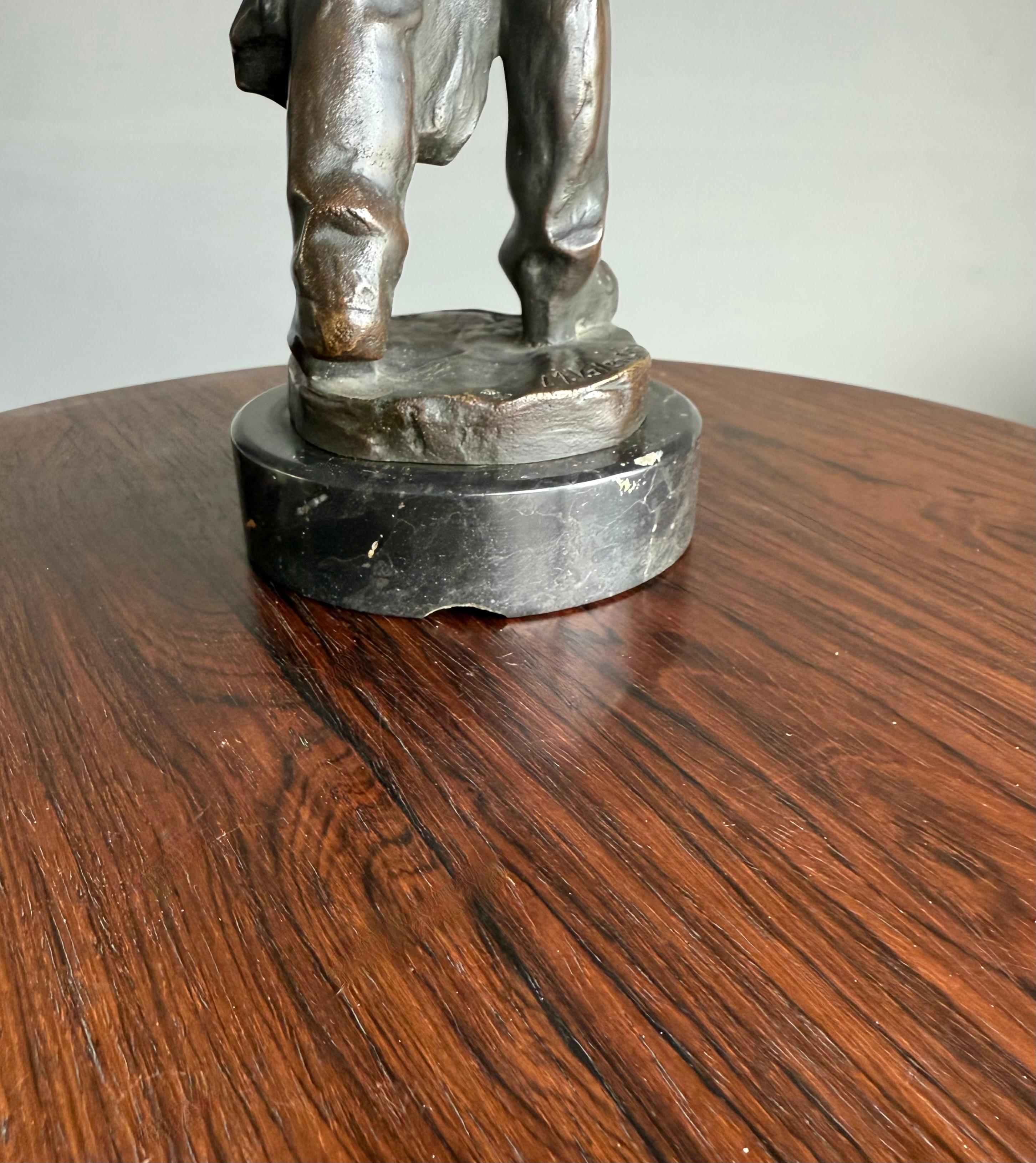 Escultura antigua de bronce de primera calidad de un trabajador de la tierra / sembrador masculino de Max Valentin en venta 12