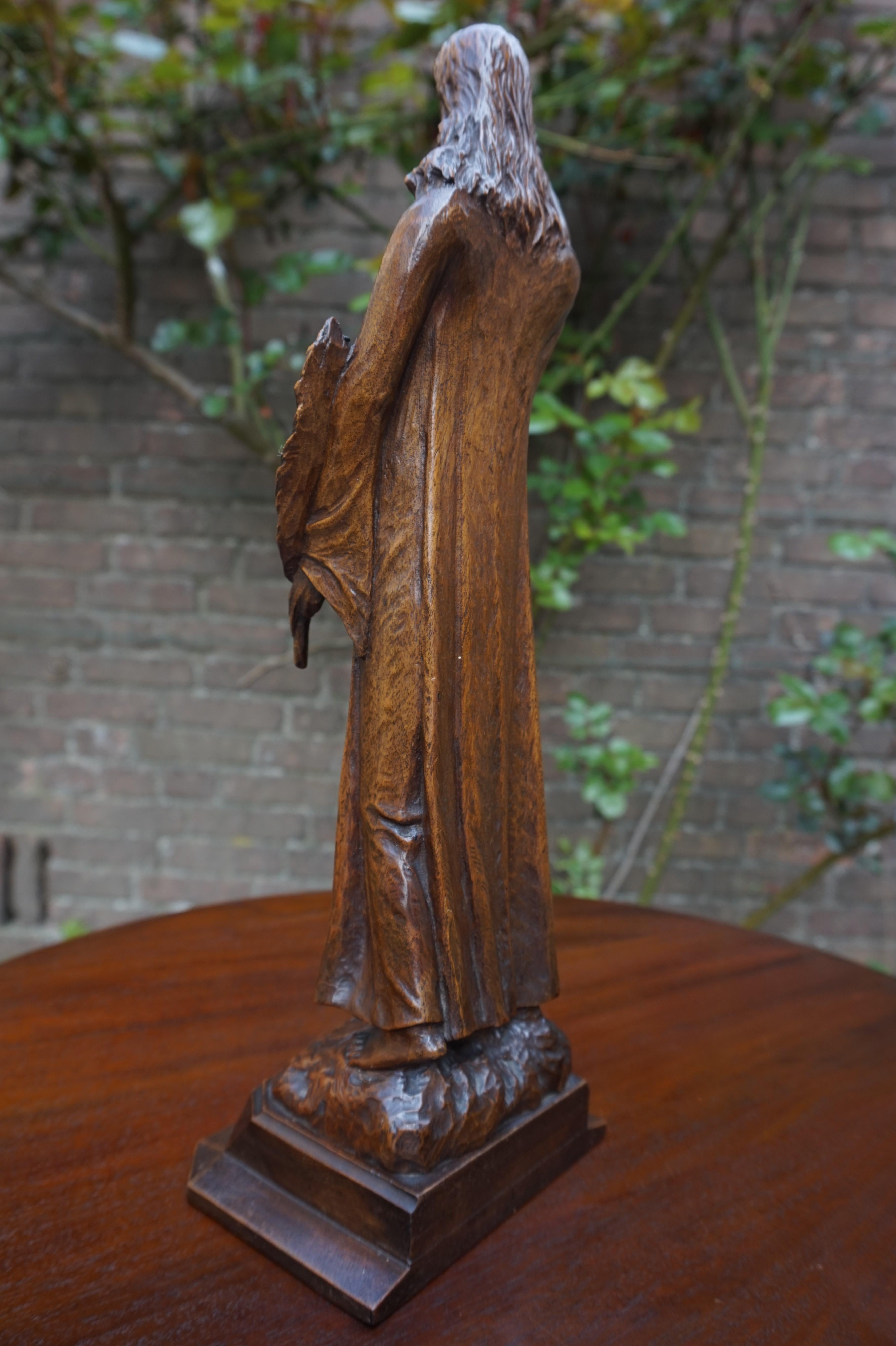 20th Century Antique Quality Carved Solid Nutwood Christ with Palm Leaf Sculpture / Statuette For Sale