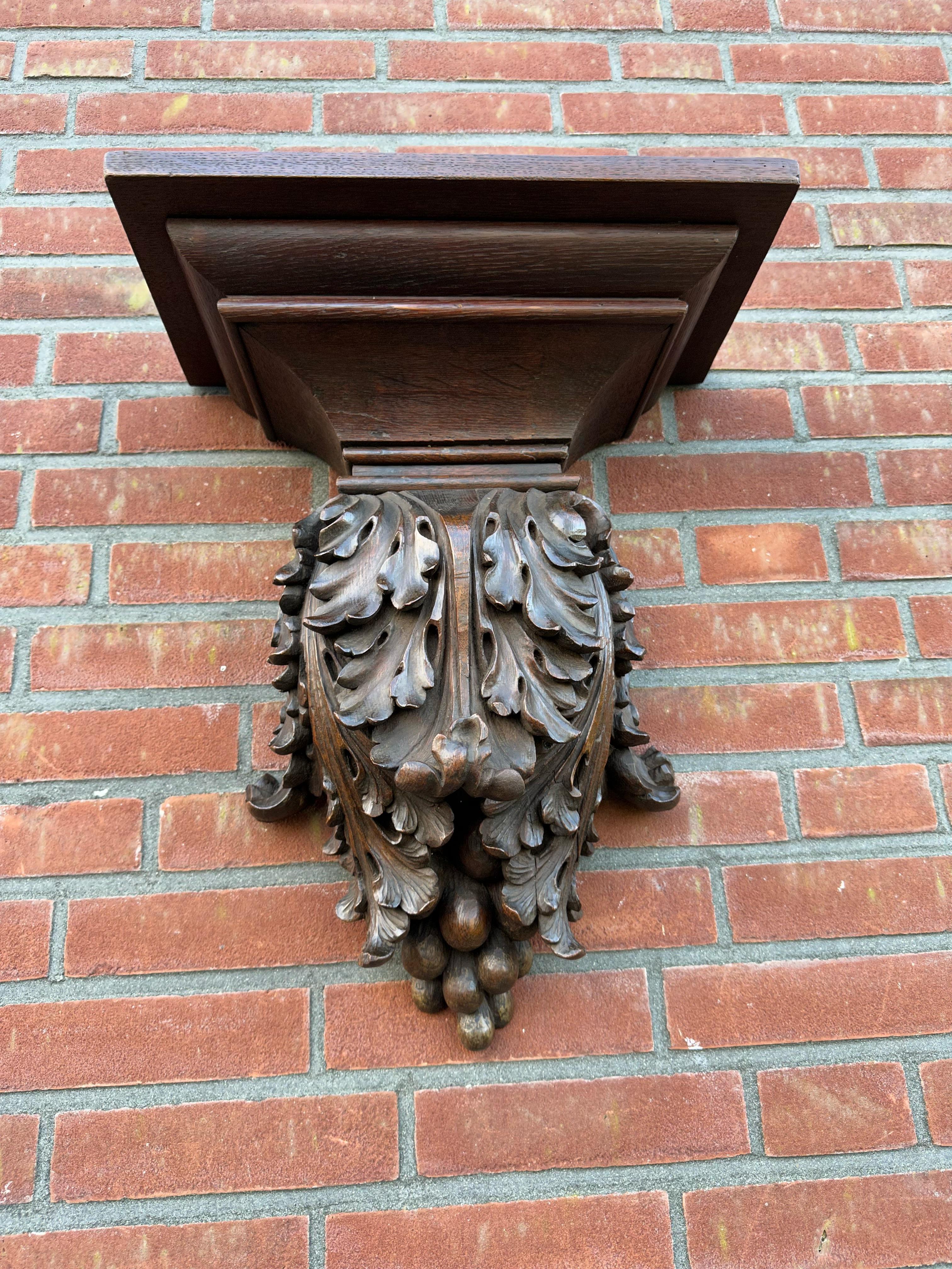 Soporte de pared o estante de hojas de acanto de roble macizo tallado a mano, antiguo y de primera calidad en venta 4