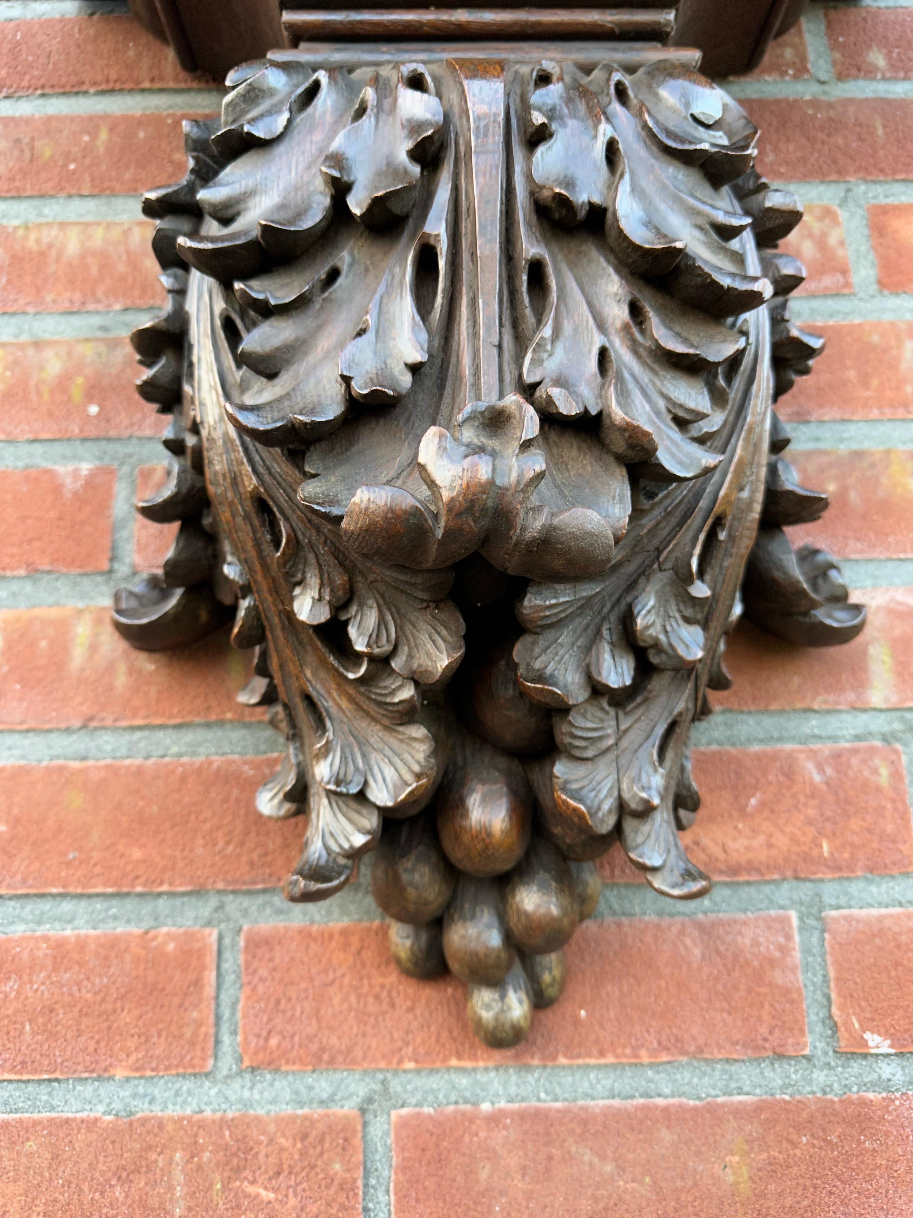 Antique & Top Quality Hand Carved Solid Oak Acanthus Leafs Wall Bracket or Shelf For Sale 8