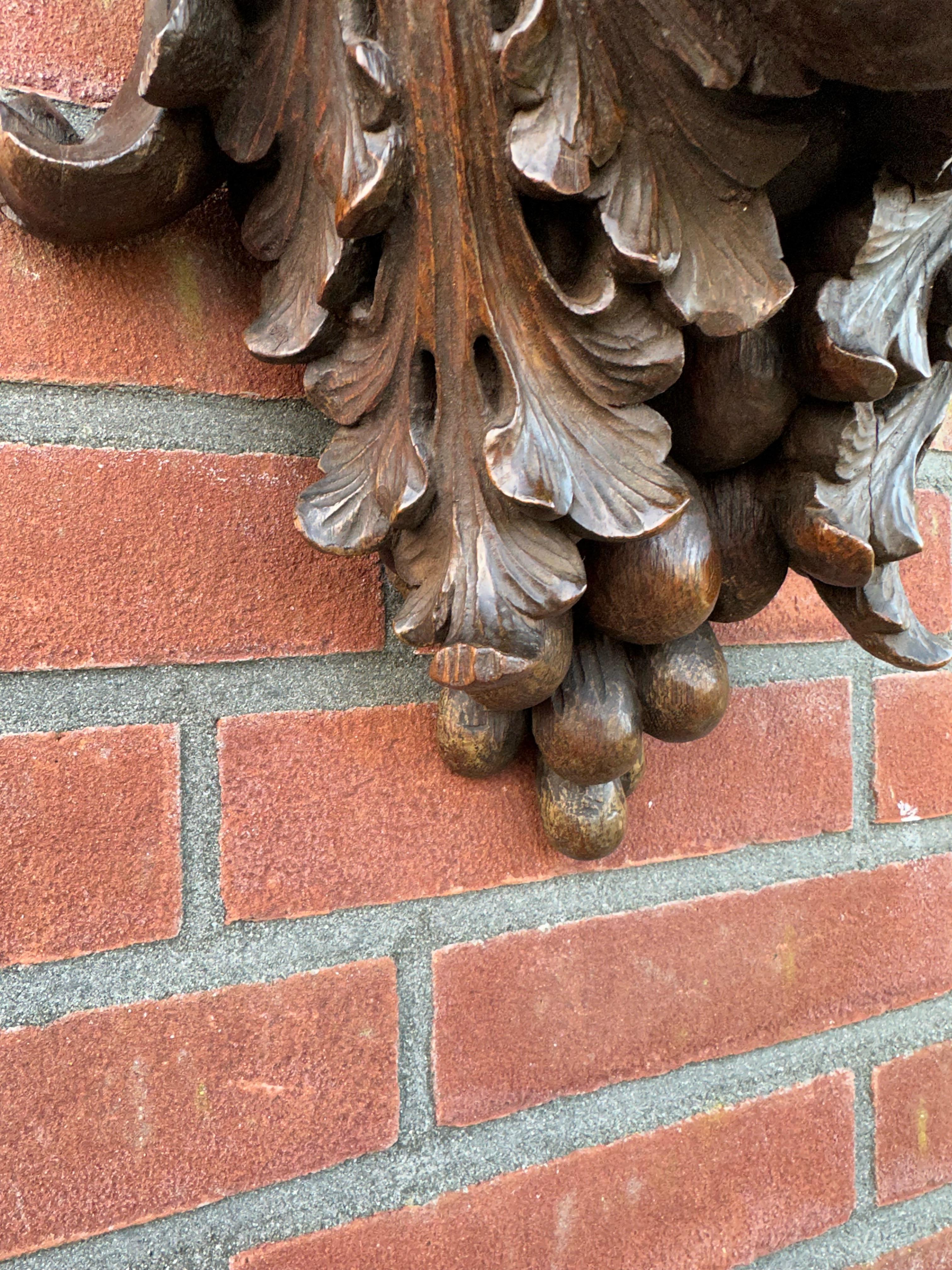 Antique & Top Quality Hand Carved Solid Oak Acanthus Leafs Wall Bracket or Shelf For Sale 10