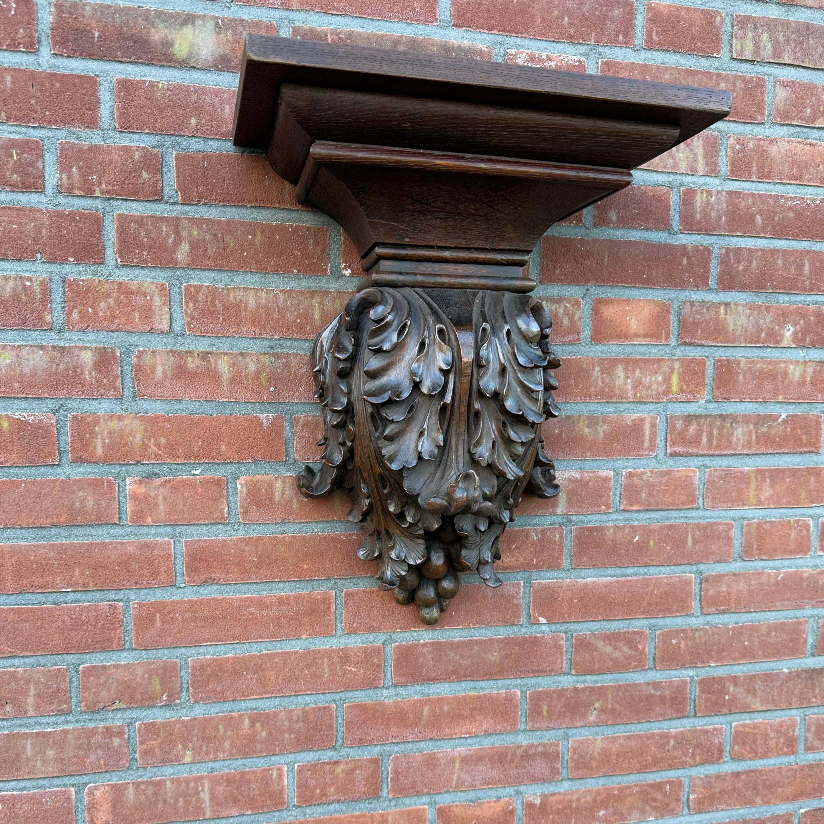 Soporte de pared o estante de hojas de acanto de roble macizo tallado a mano, antiguo y de primera calidad en venta 12