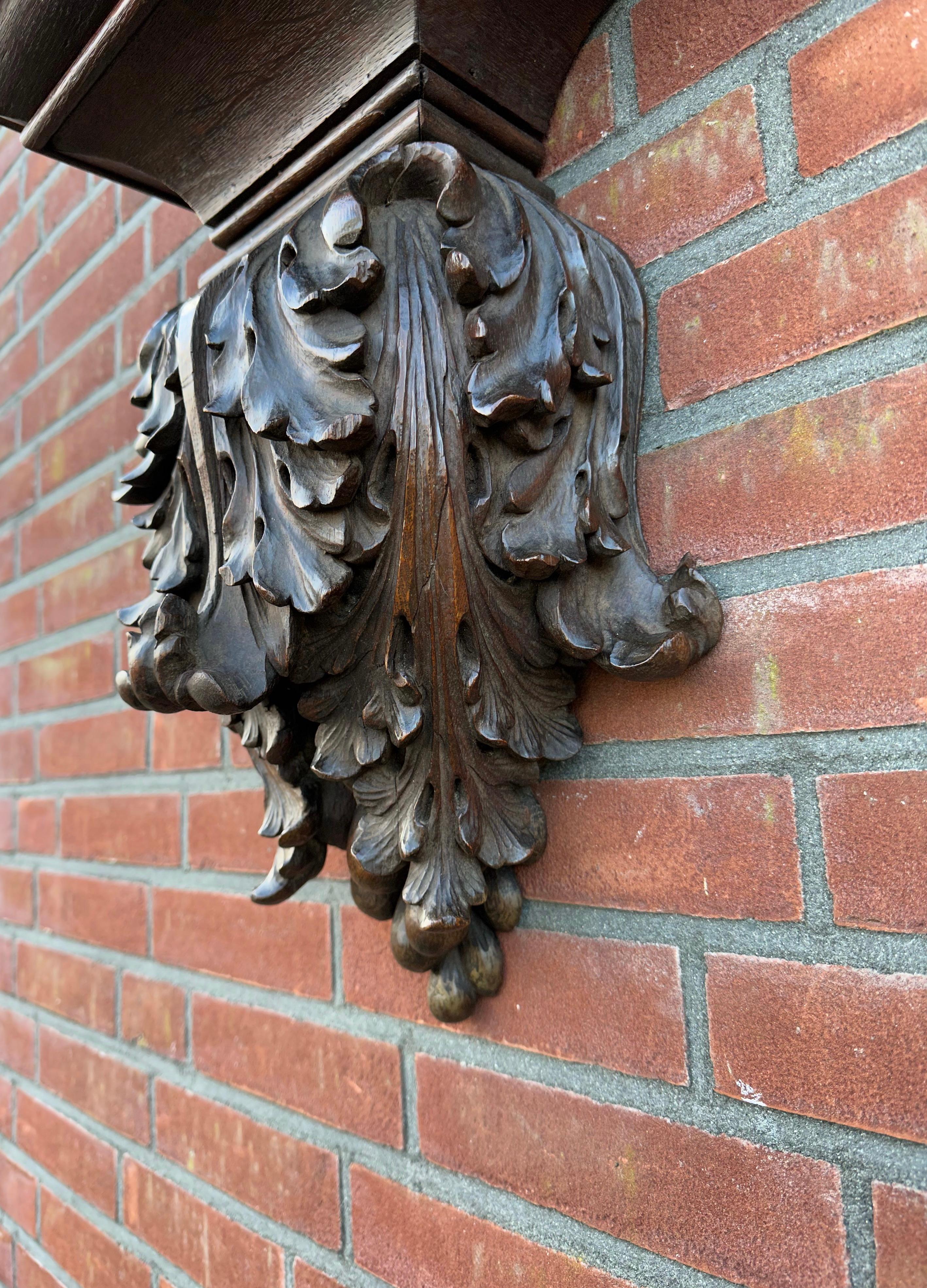 Antique & Top Quality Hand Carved Solid Oak Acanthus Leafs Wall Bracket or Shelf For Sale 2