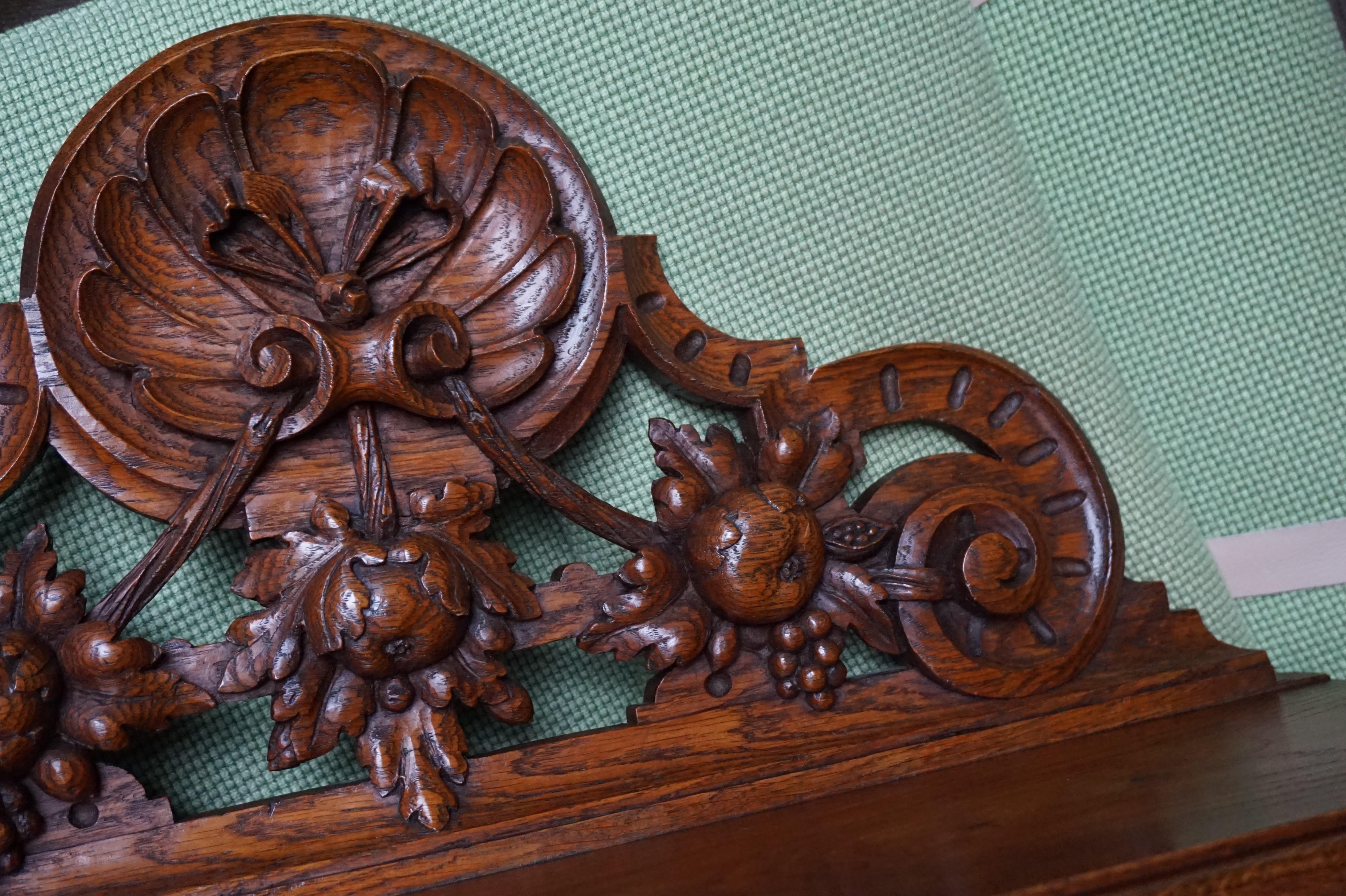 Hand-Carved Antique & Top Quality Hand Carved Wall Bracket / Shelf with Amazing Patina 1890s