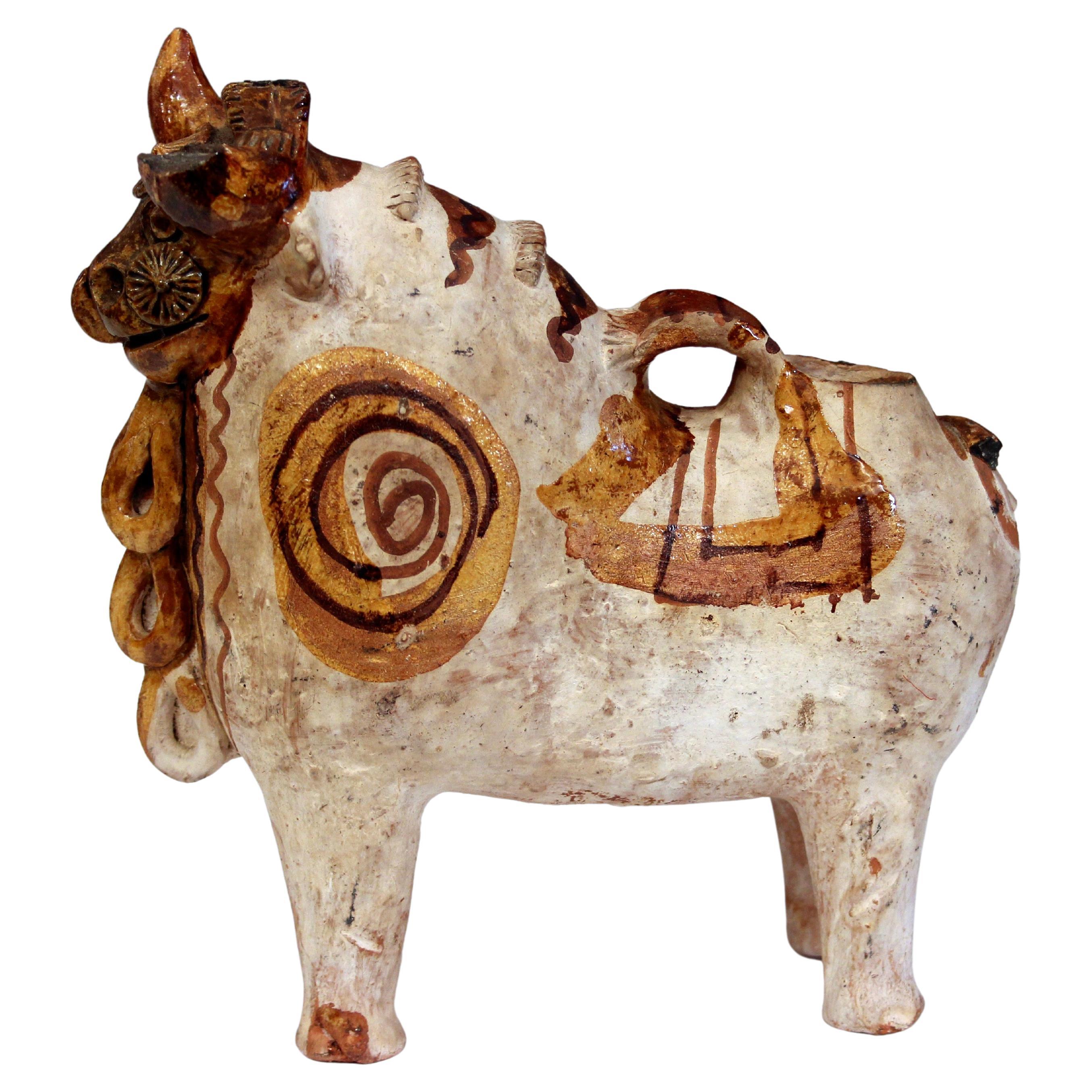 Antiguo Torito de Pucara Cerámica Popular Peruana Figura Toro Ceremonial en venta