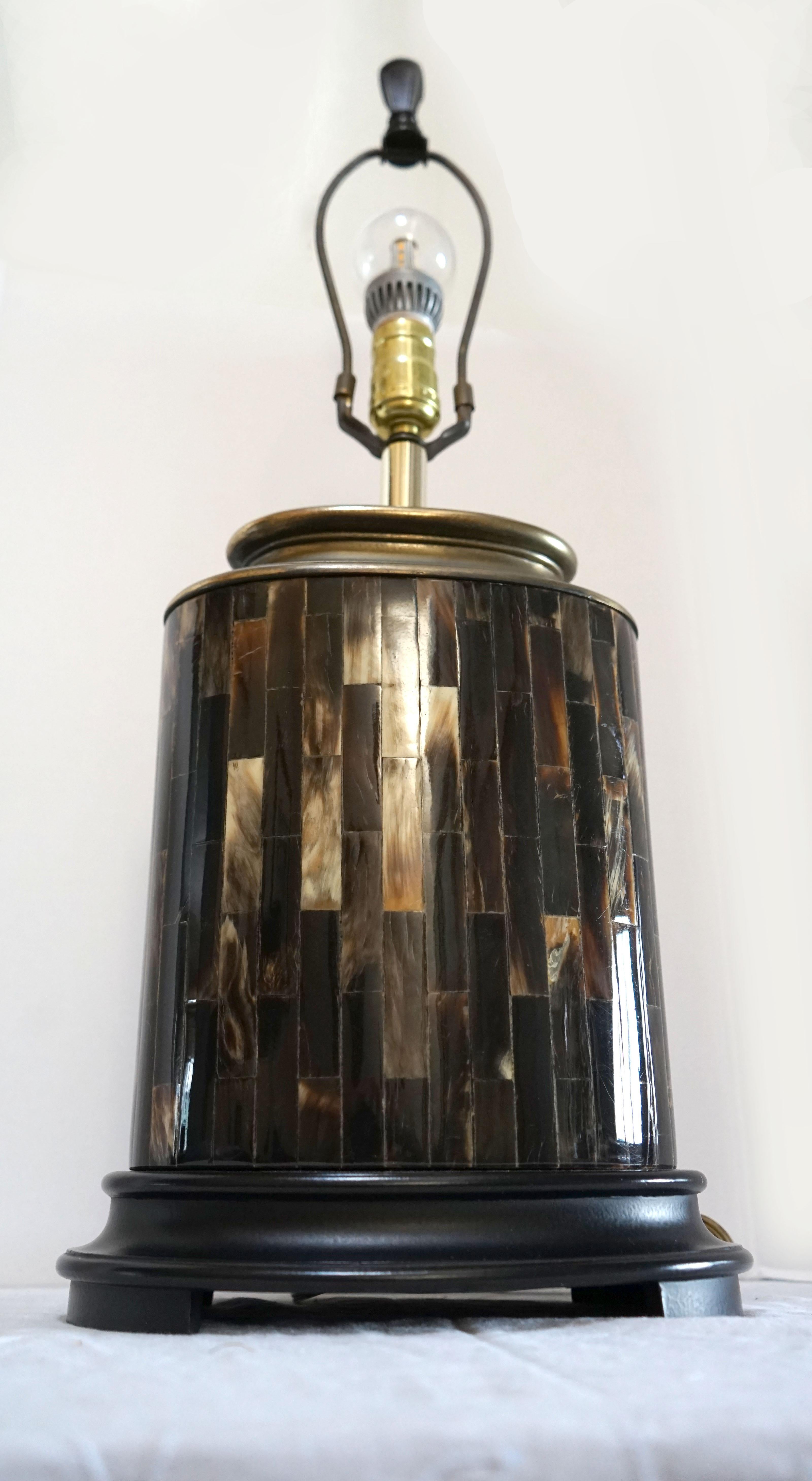 Art nouveau Lampe de bureau ancienne en placage de nacre et de tortue, fleuron d'origine en vente