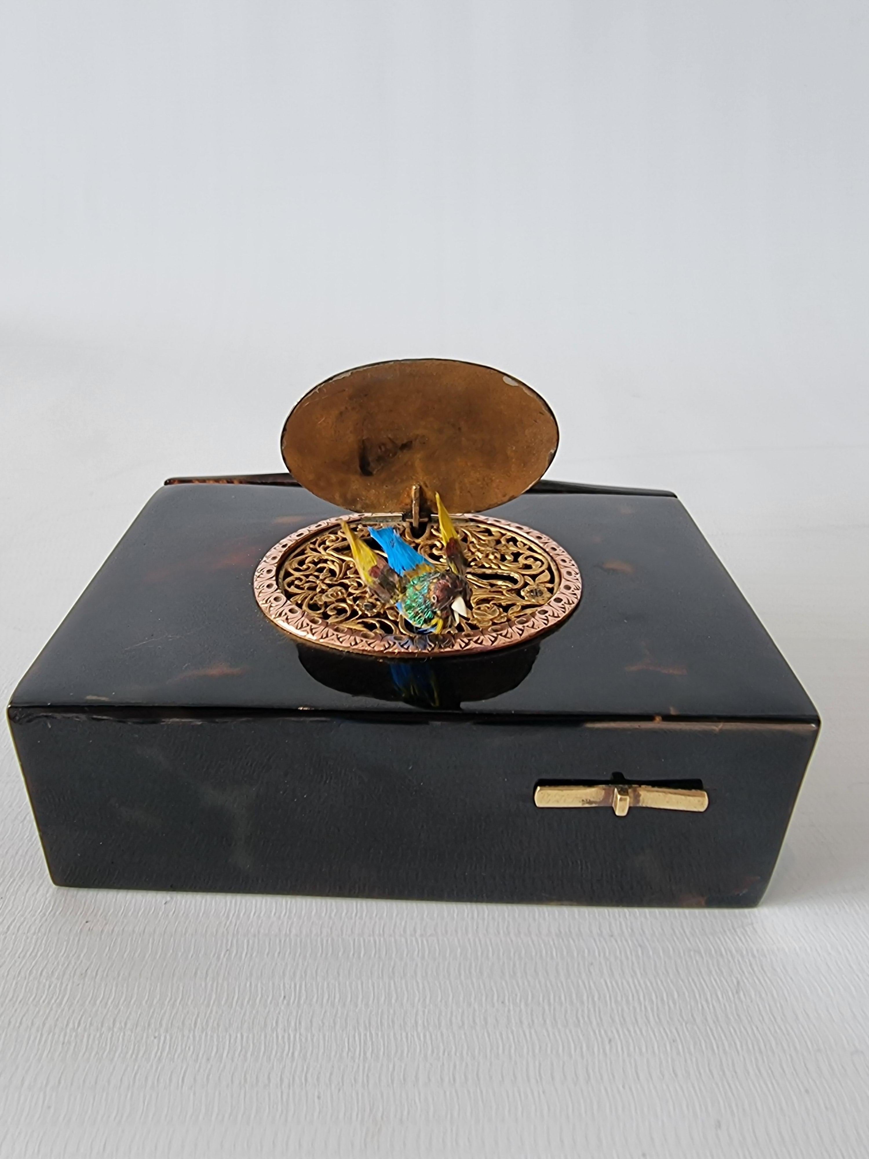 Antique Tortoiseshell Singing Bird Box, Most Probably by Bontems In Good Condition For Sale In London, GB