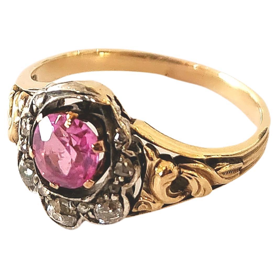 Anello antico in oro russo con tormalina e diamanti