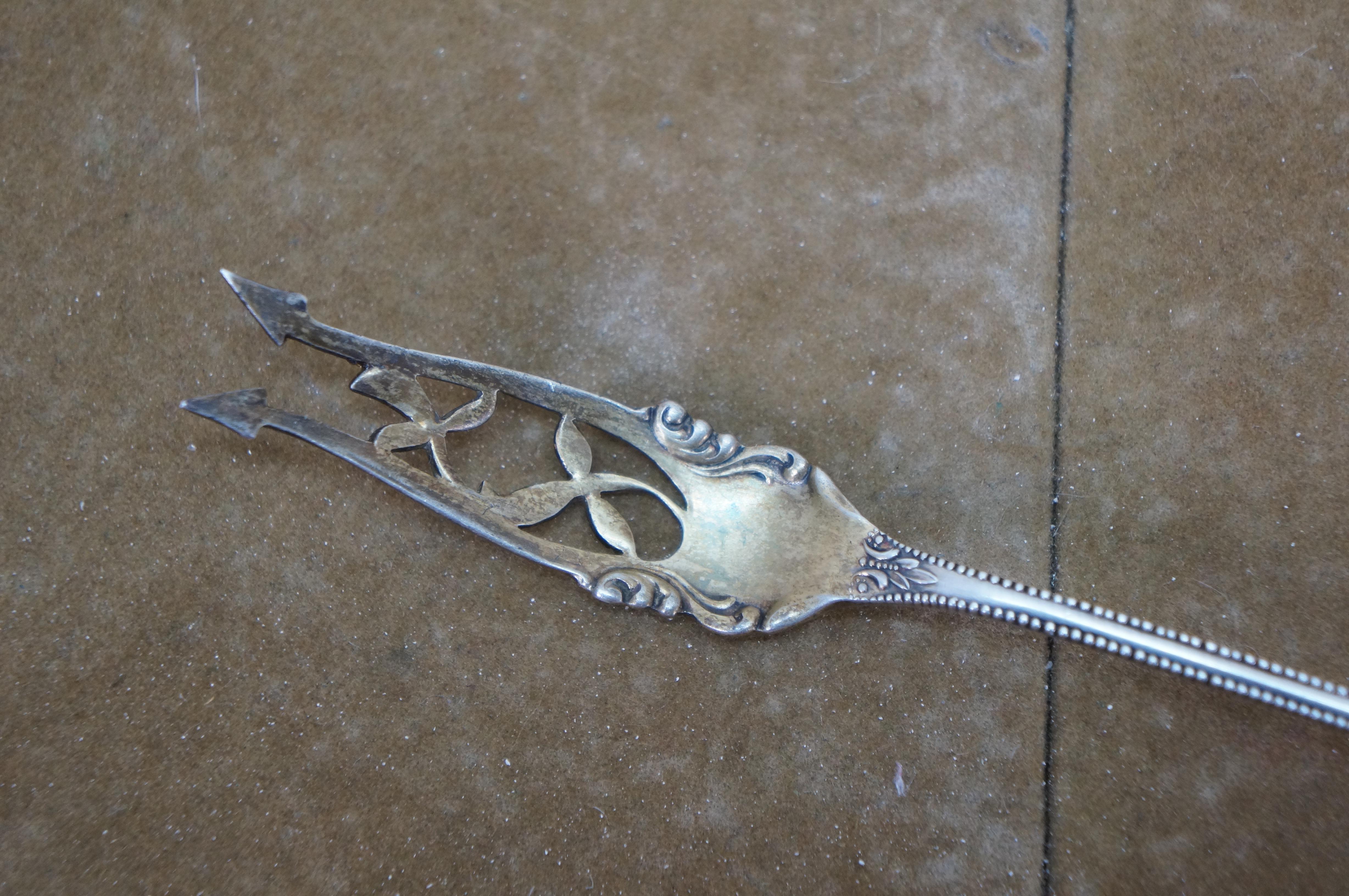 Argent sterling Antique Towle Sterling Silver Long Canterbury Olive Pickle Serving Fork 25g 9