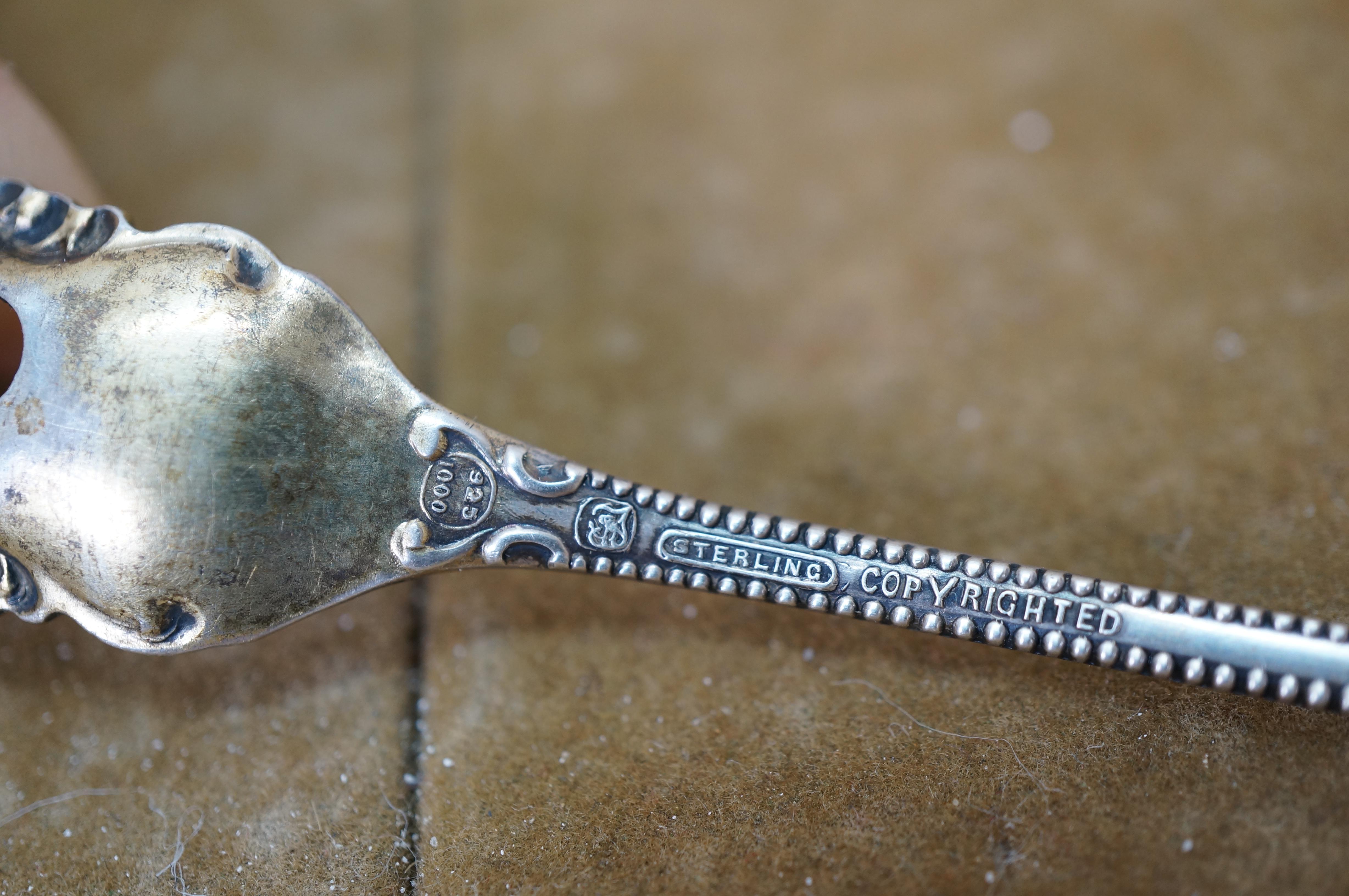 Antique Towle Sterling Silver Long Canterbury Olive Pickle Serving Fork 25g 9