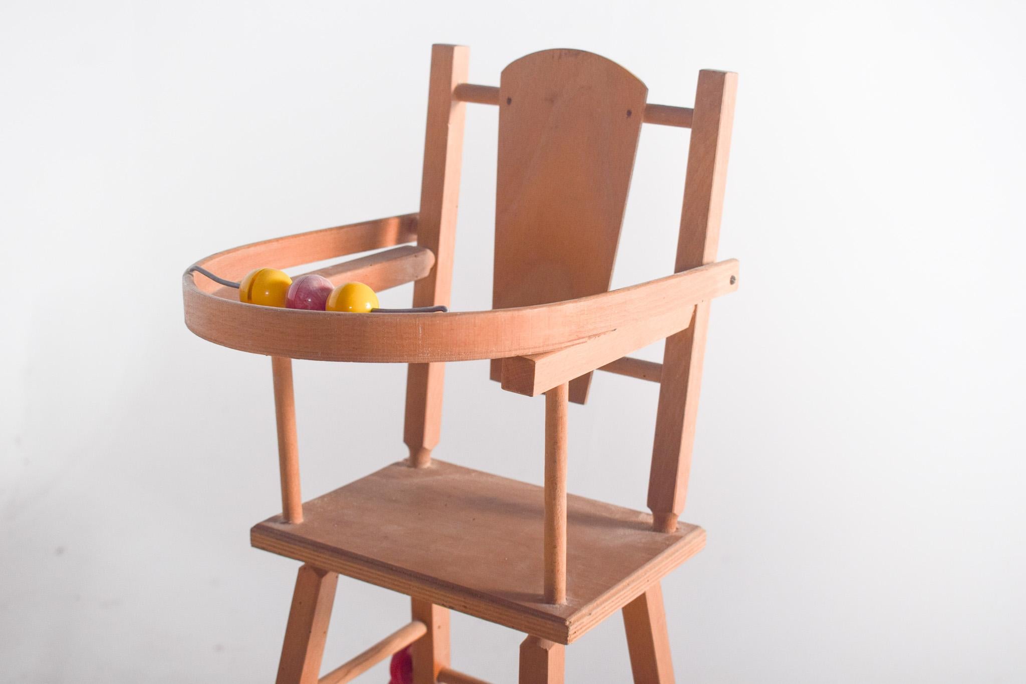 Mid-Century Modern Chaise jouet ancienne en bois en vente