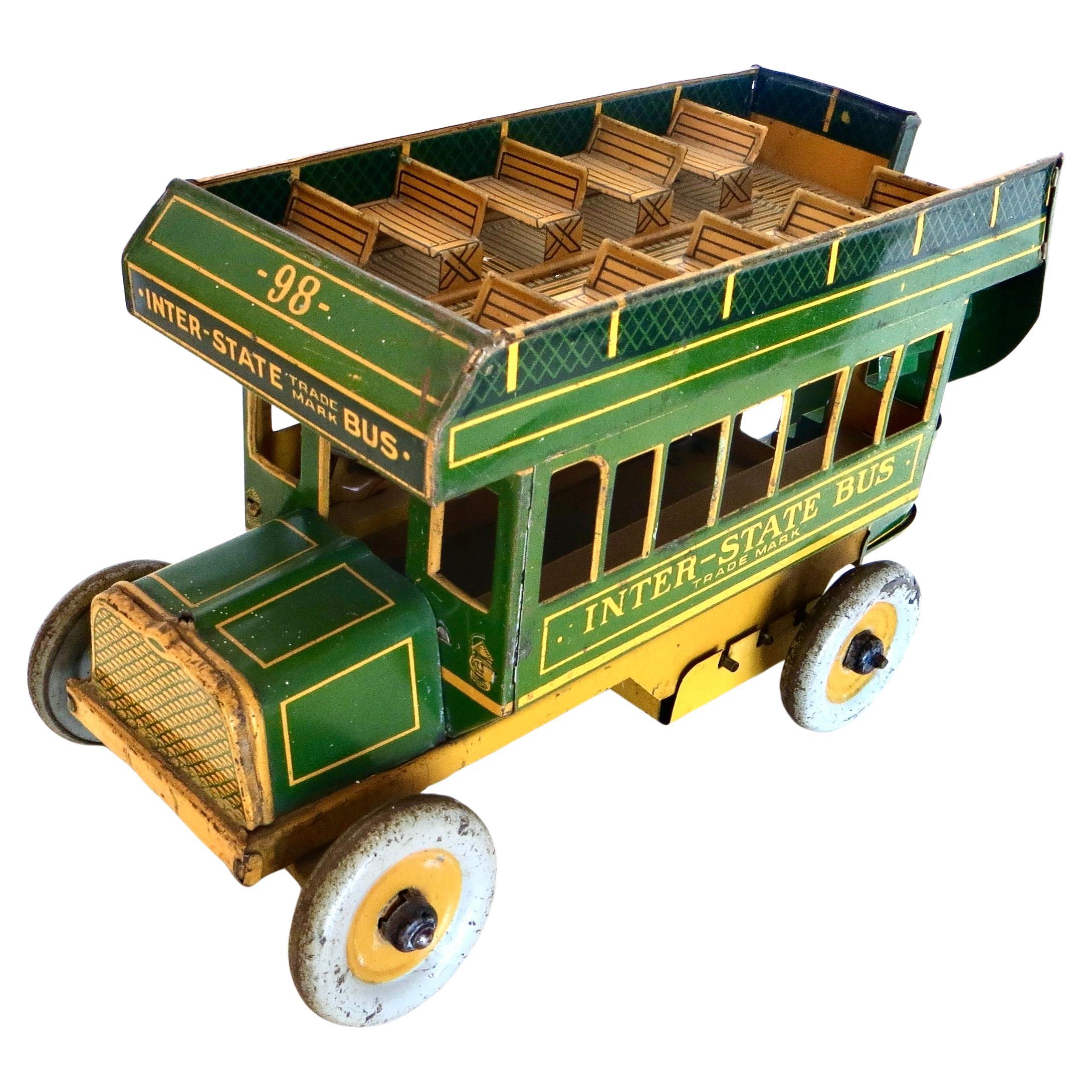 Antikes Spielzeug-Doppeldeckerbus mit Aufzug von Ferdinand Strauss Toy Co. CIRCA 1925