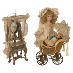 Jouets anciens Poupée avec landau et bébé, Foll Furniture