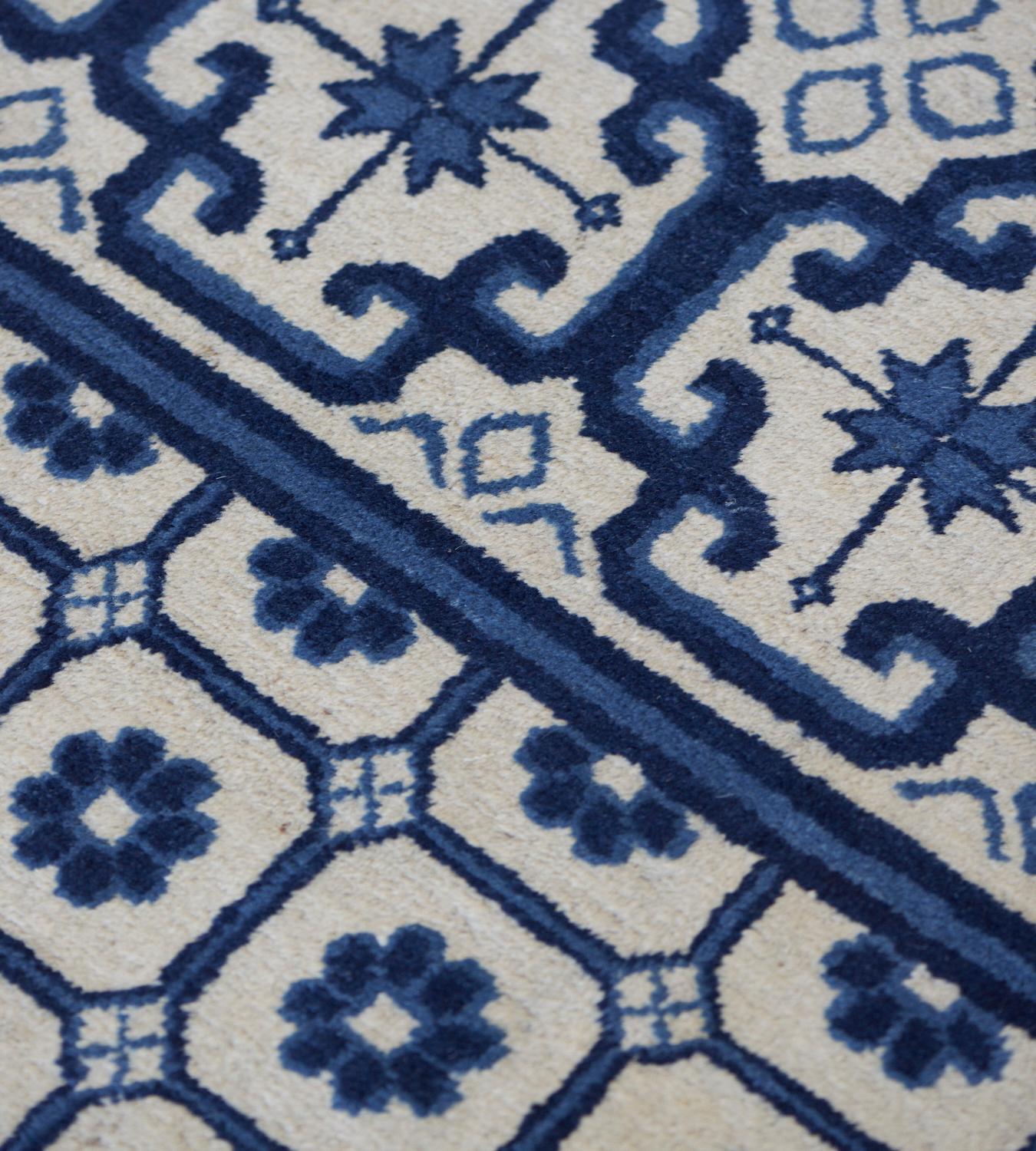Antique Traditional Blue Wool Chinese Peking Rug In Excellent Condition For Sale In West Hollywood, CA