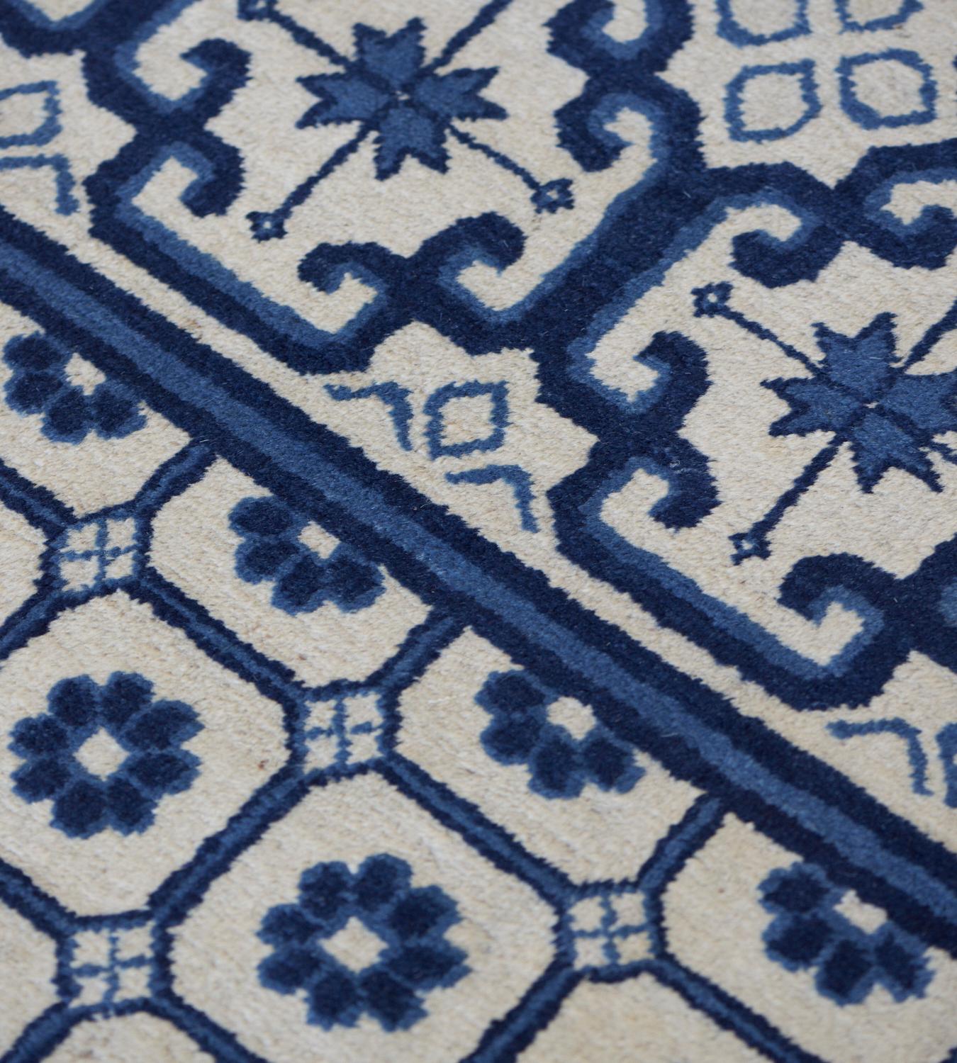 Noué à la main Tapis chinois pékinois traditionnel ancien en laine bleue en vente
