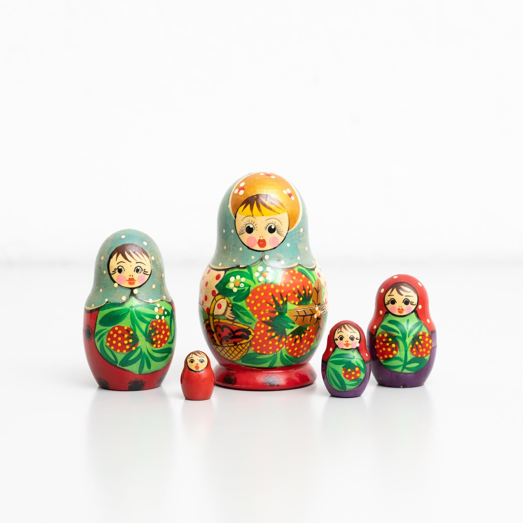 Antike, traditionelle, handbemalte, russische Puppe aus Holz, um 1960 im Angebot 5