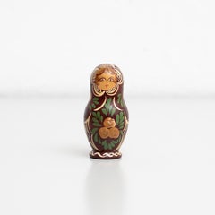 Antike, traditionelle, handbemalte, russische Puppe aus Holz, um 1960
