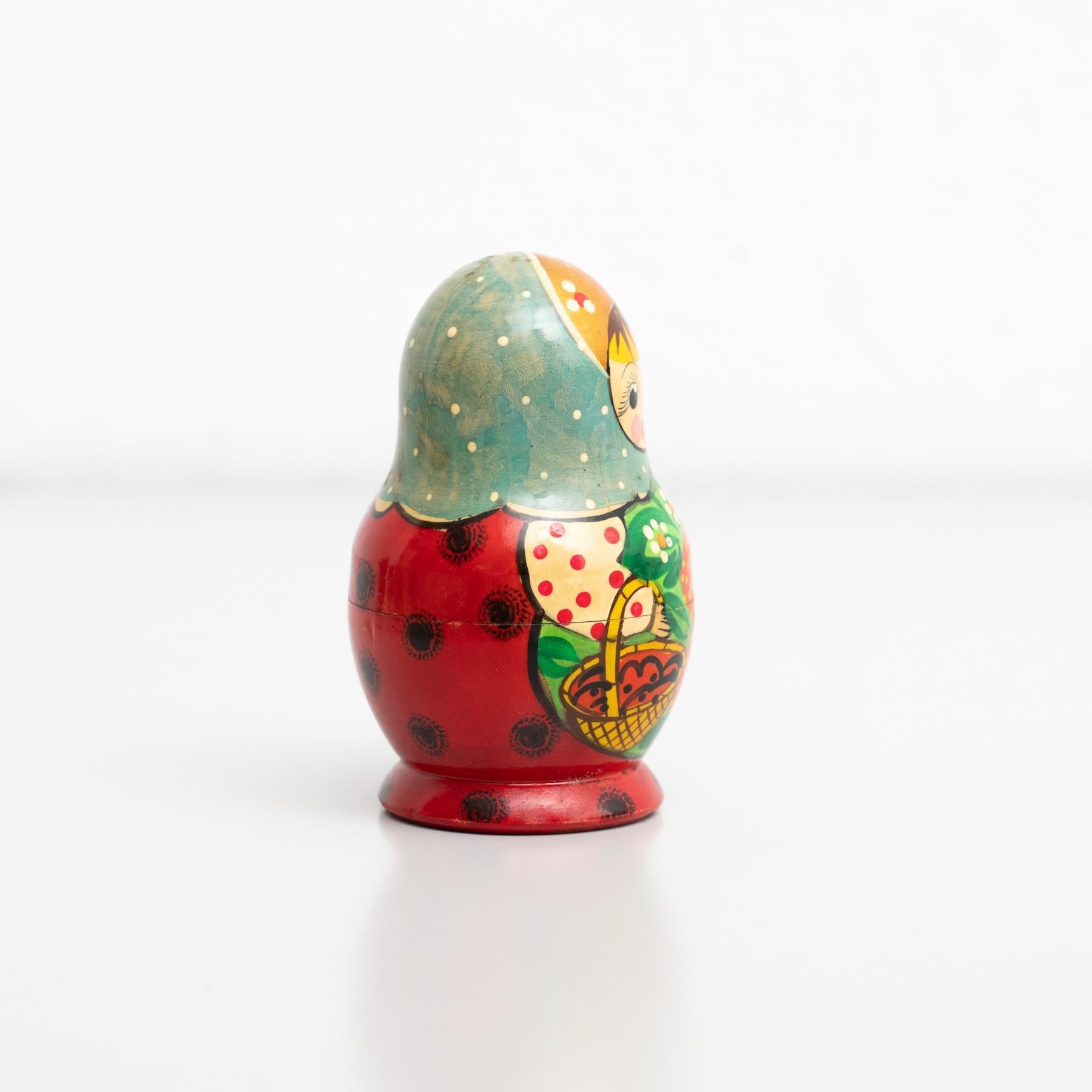 Antique Traditional Hand-Painted Wooden Russian Doll, circa 1960 In Good Condition In Barcelona, ES