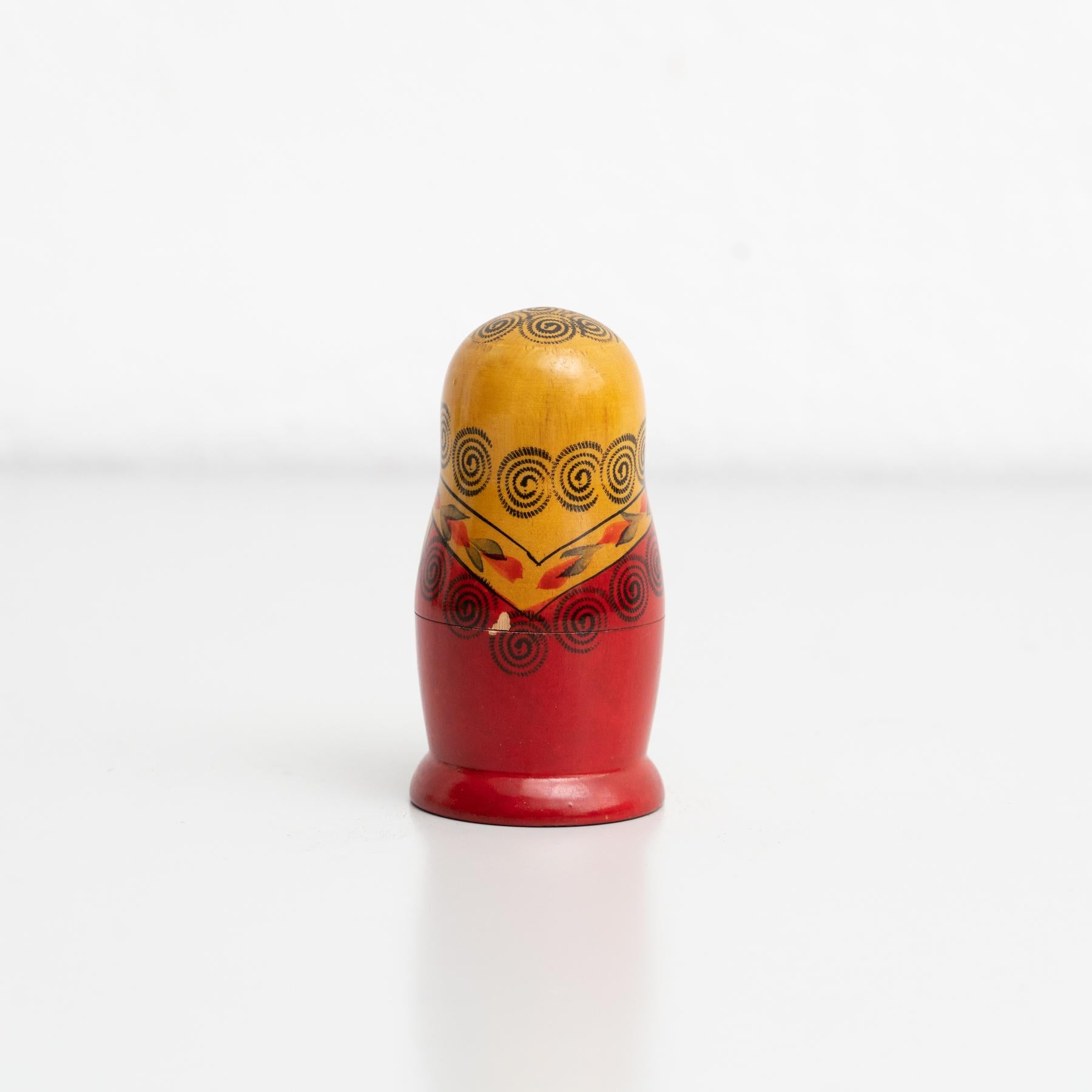Antique Traditional Hand-Painted Wooden Russian Doll, circa 1960 In Good Condition In Barcelona, Barcelona