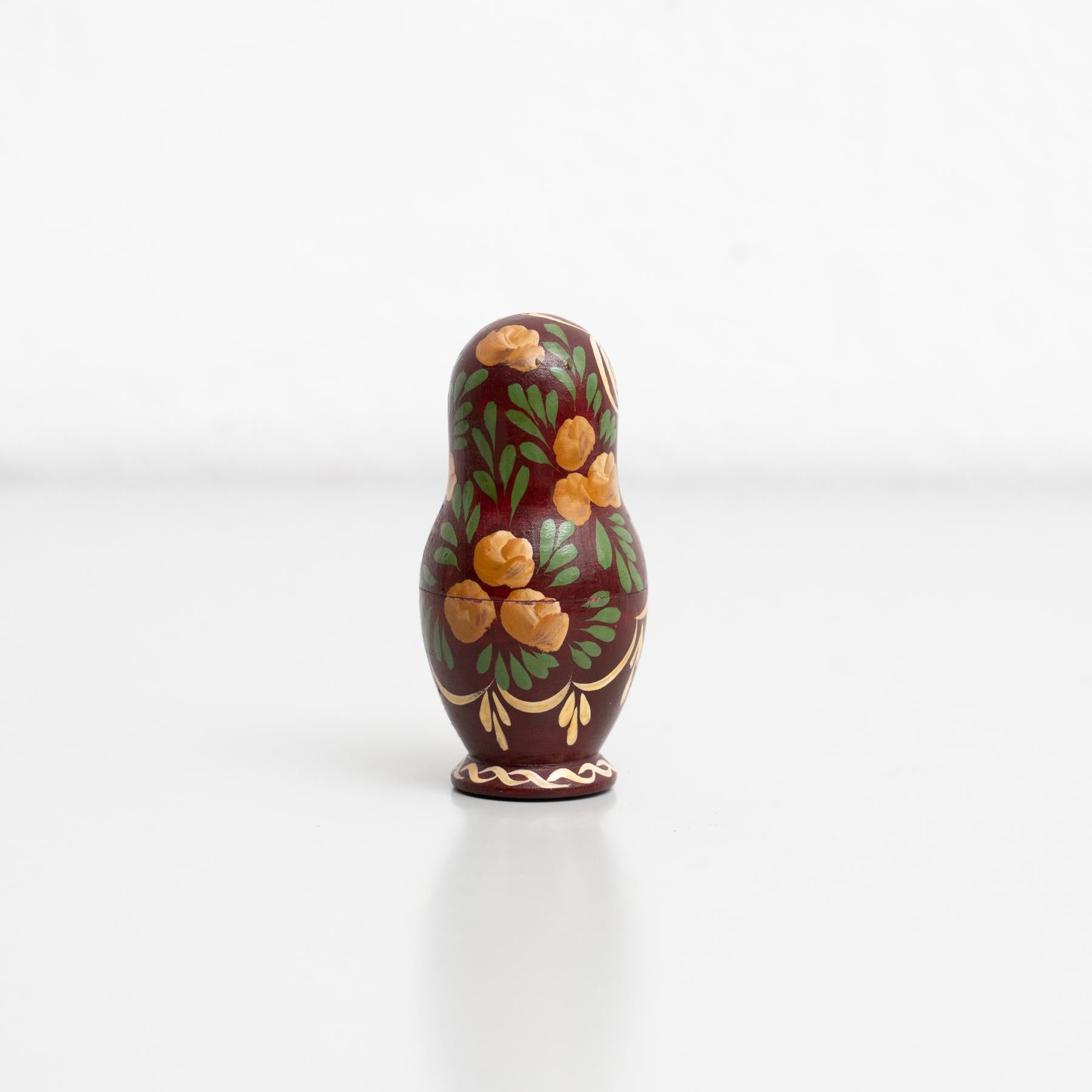 Antique Traditional Hand-Painted Wooden Russian Doll, circa 1960 In Good Condition In Barcelona, Barcelona