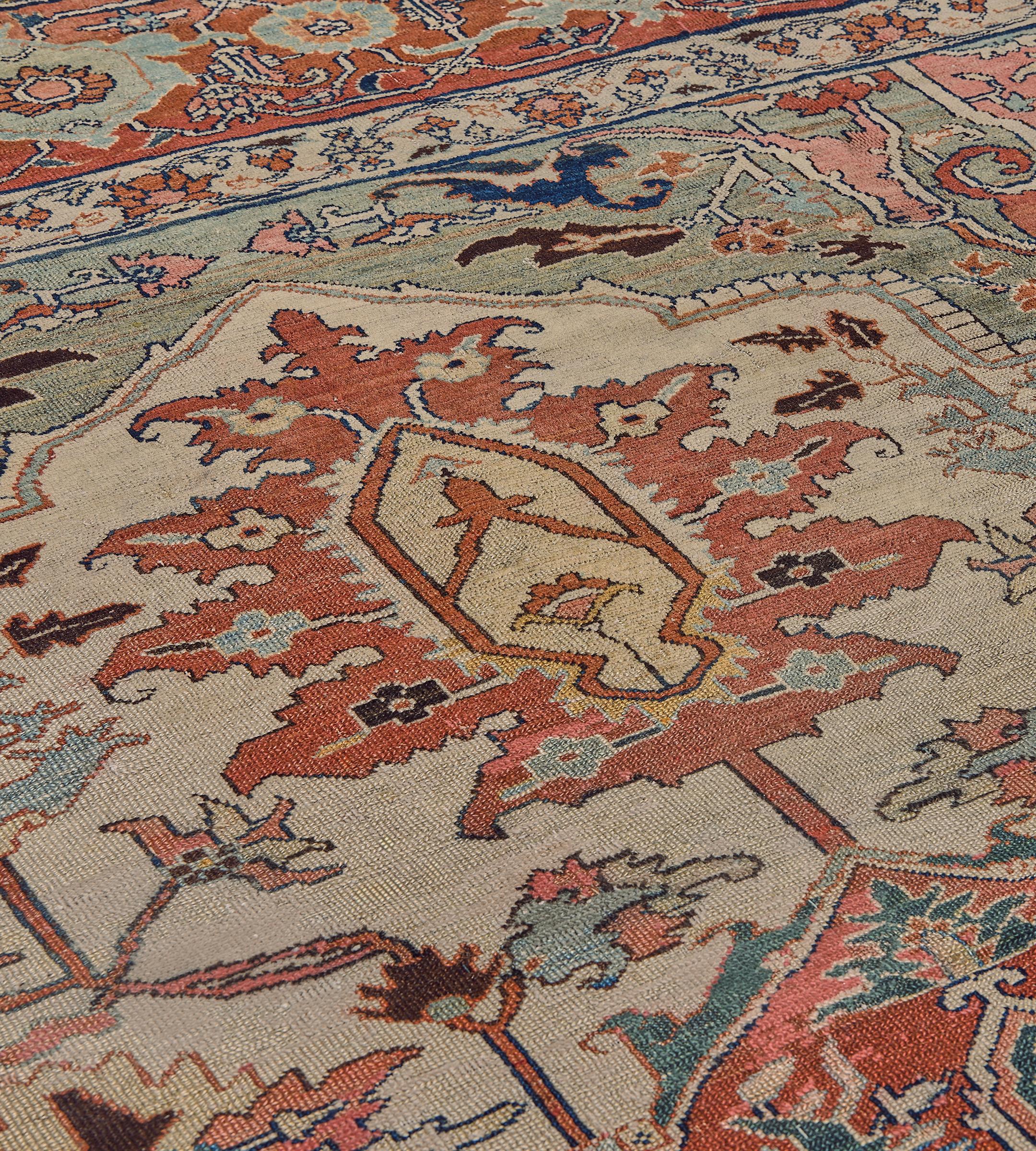 Antique Traditional Hand-Woven Palmetto-Vine Persian Serapi Rug In Good Condition For Sale In West Hollywood, CA