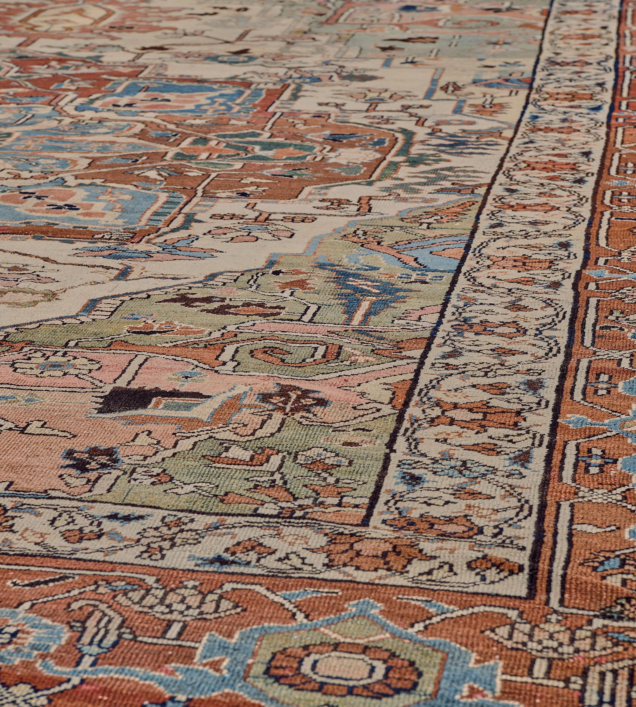 Antique Traditional Hand-Woven Palmetto-Vine Persian Serapi Rug For Sale 3