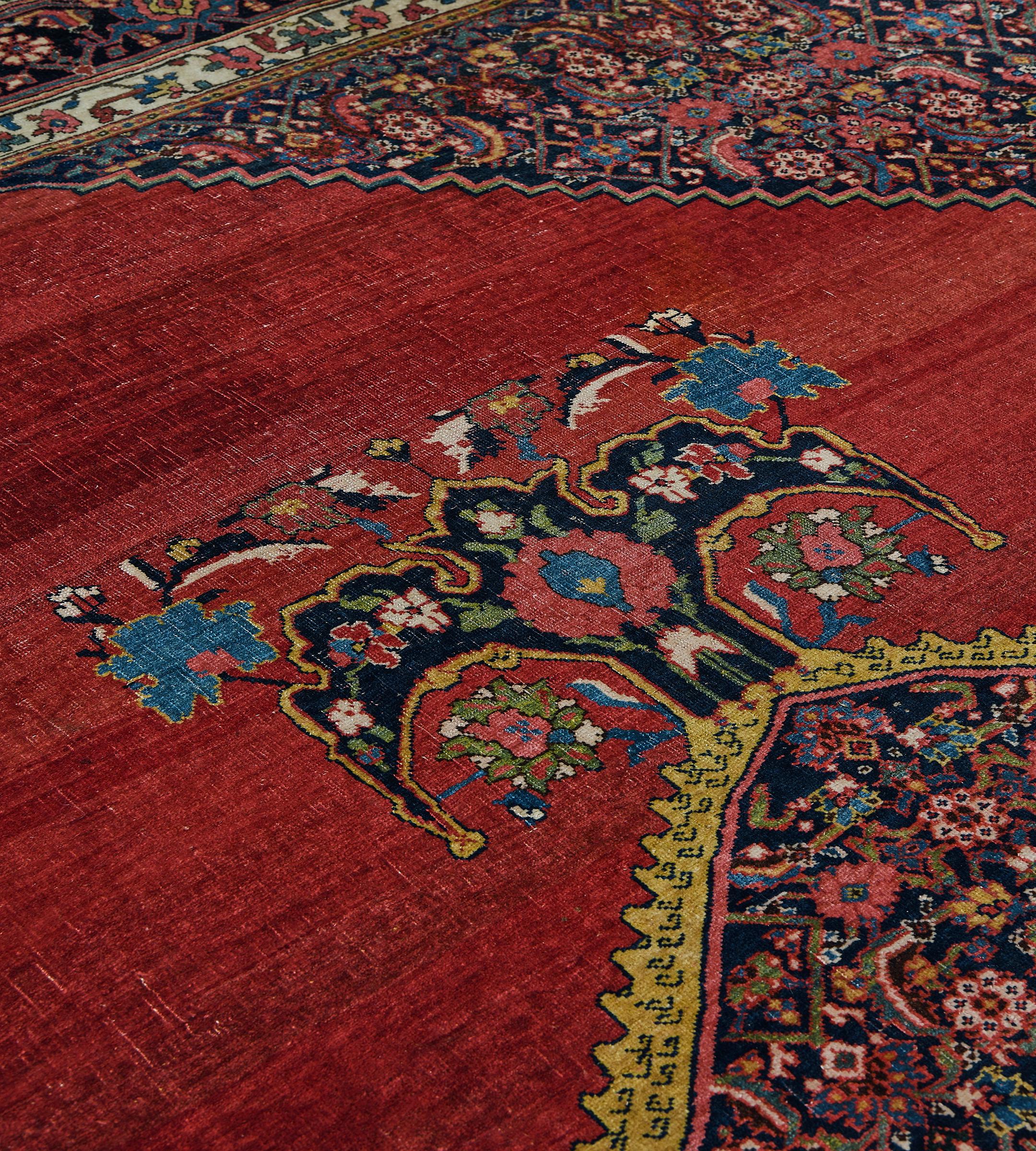 Antiker traditioneller handgewebter roter persischer Bidjar-Teppich aus Wolle (Persisch) im Angebot
