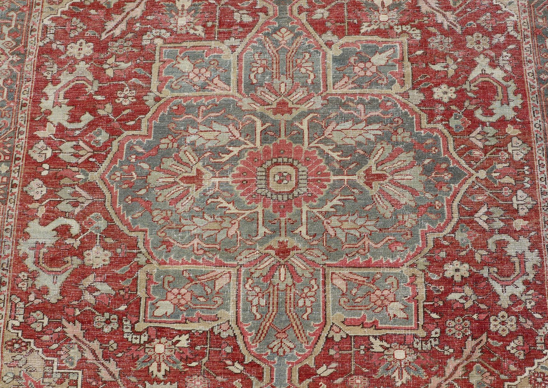 Alfombra Heriz Antigua Tradicional con Diseño de Medallón Floral 7'7 x 10'5 en venta 5