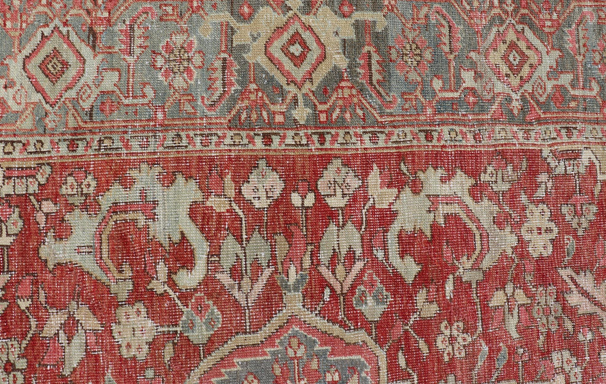 Alfombra Heriz Antigua Tradicional con Diseño de Medallón Floral 7'7 x 10'5 Heriz Serapi en venta