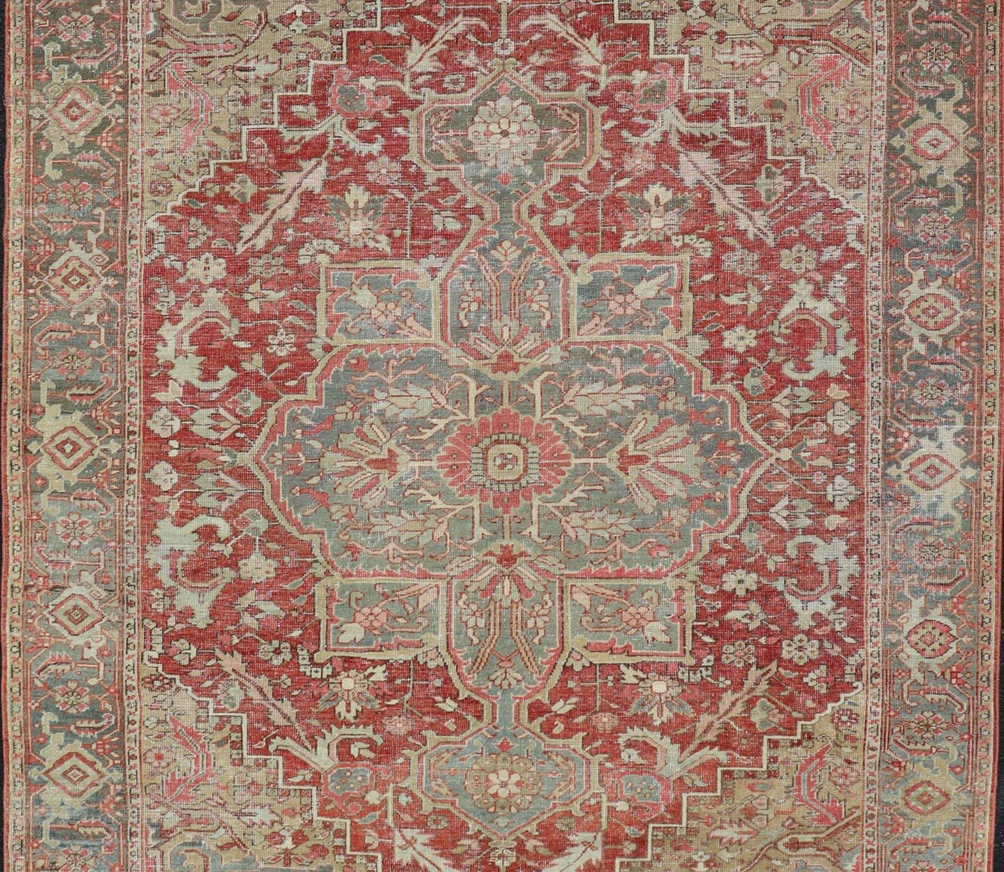 Alfombra Heriz Antigua Tradicional con Diseño de Medallón Floral 7'7 x 10'5 siglo XX en venta