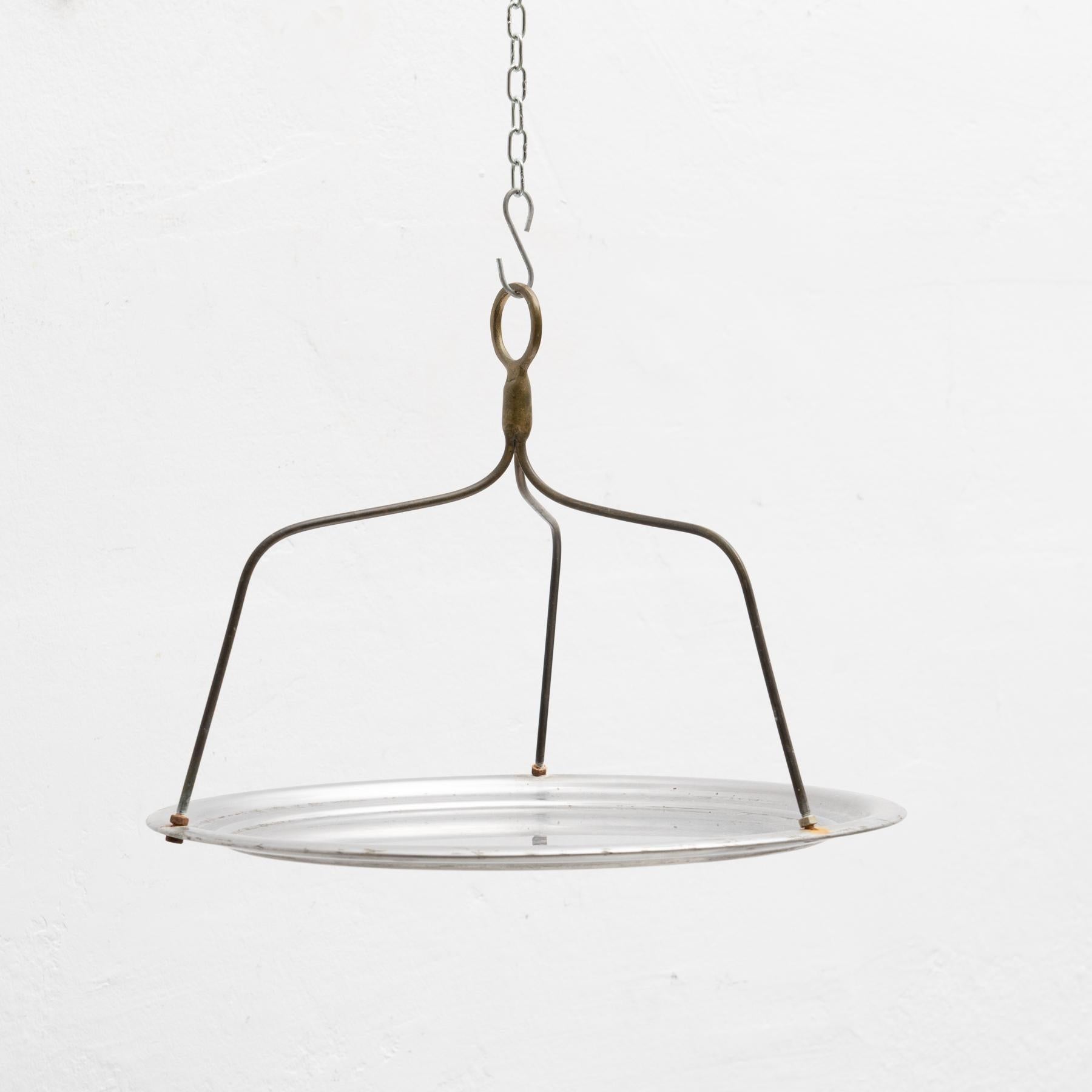 Antikes traditionelles rundes Metalltablett, um 1950 (Art déco) im Angebot