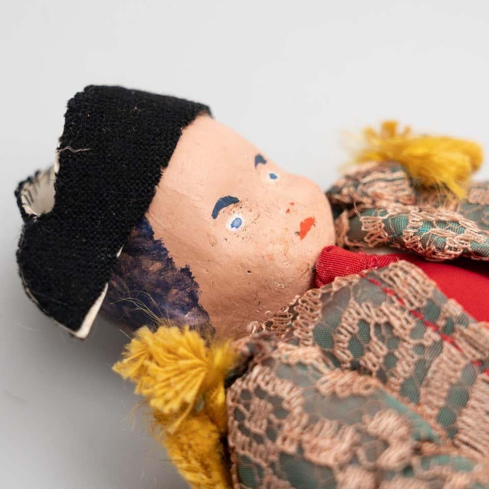 Poupée espagnole traditionnelle de combattant de taureaux Torero, circa 1920 en vente 1