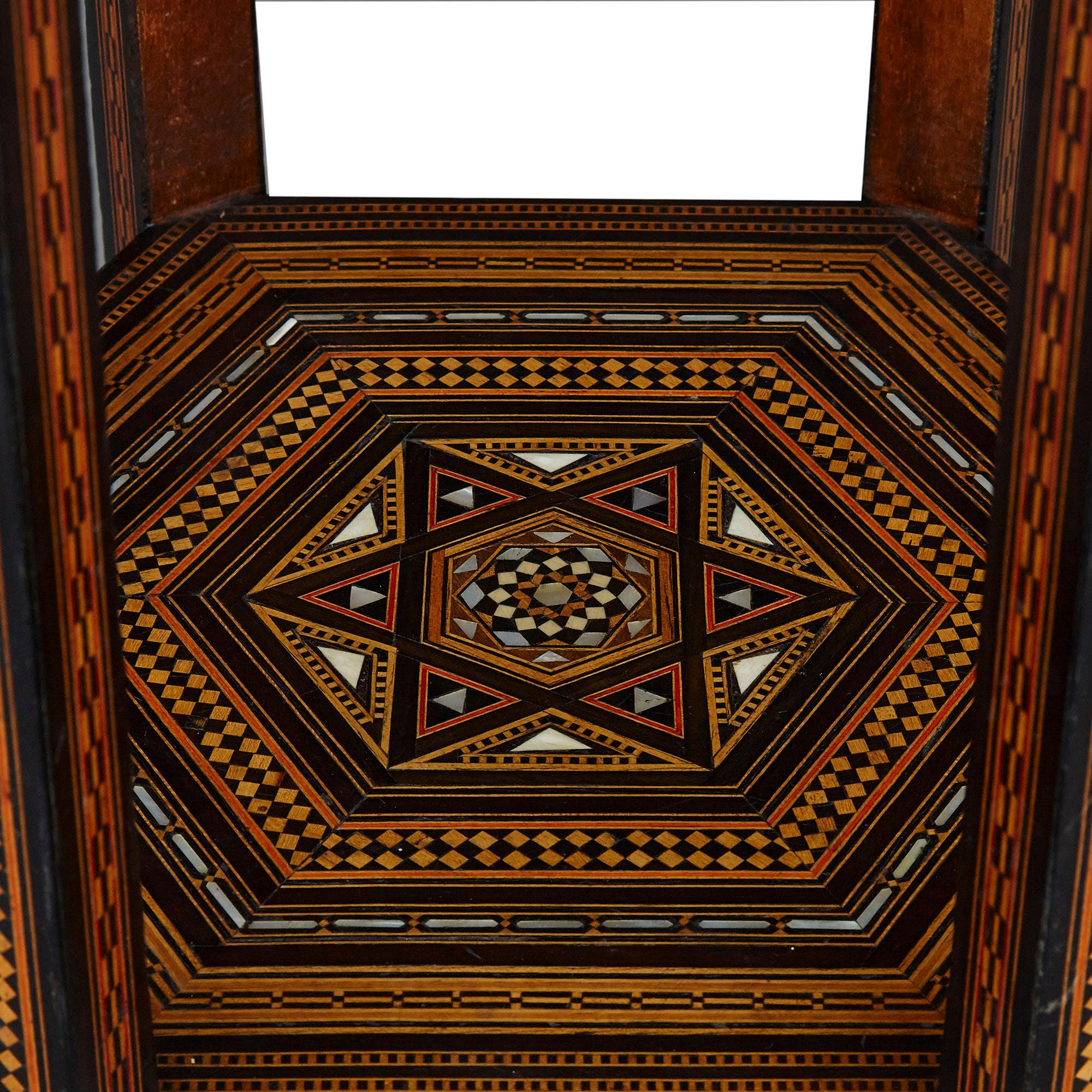 Antique Traditional Syrian Geometrical Marquetry Side Table In Good Condition For Sale In London, GB